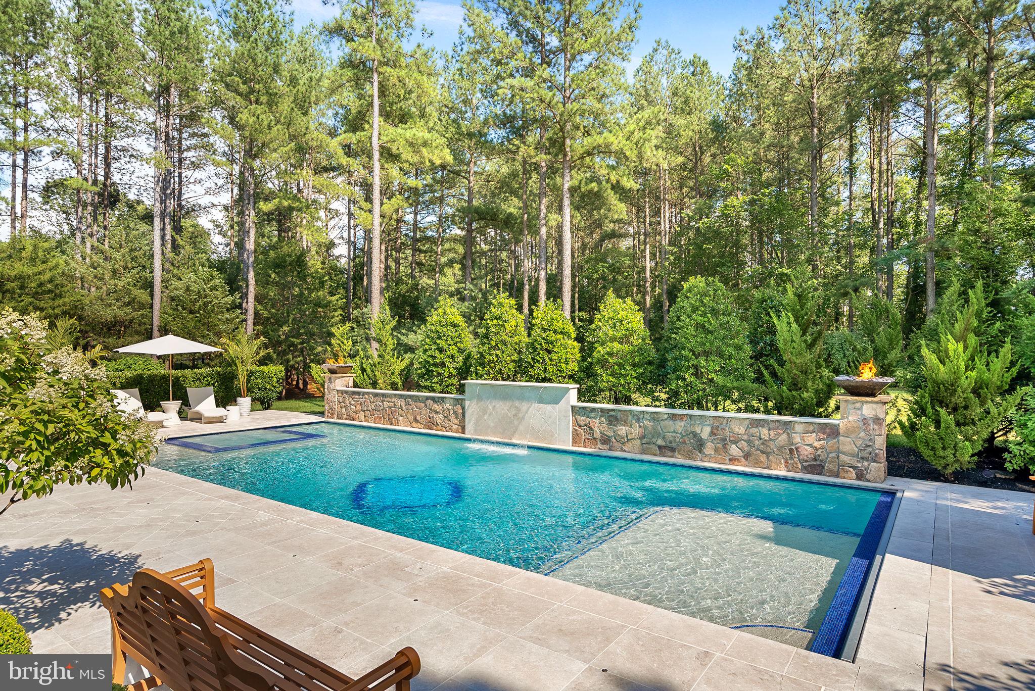 ESTATES @ CREIGHTON FARM - Residential