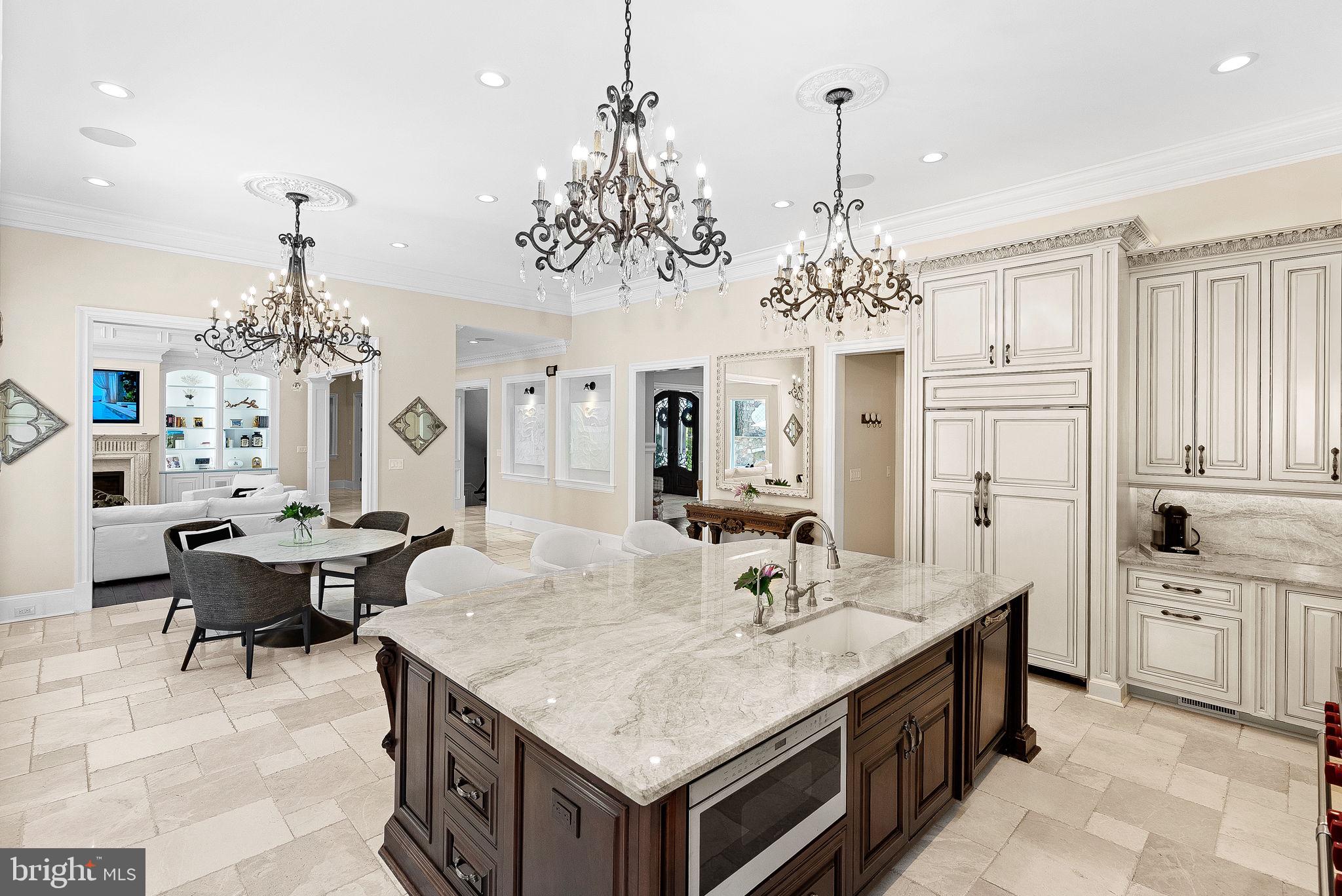 ESTATES @ CREIGHTON FARM - Residential