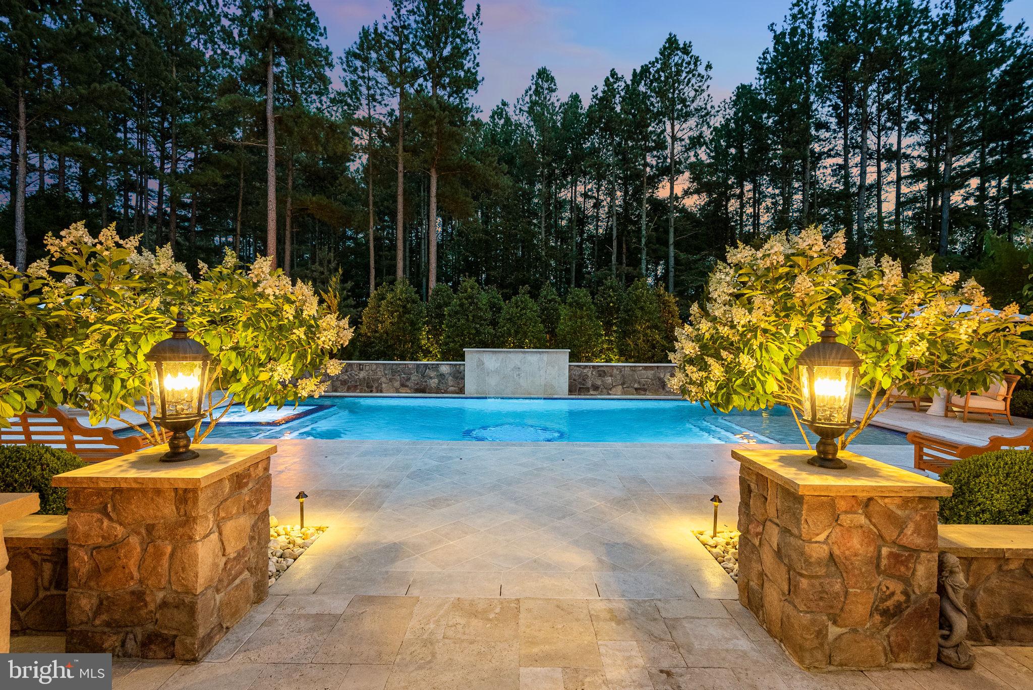 ESTATES @ CREIGHTON FARM - Residential