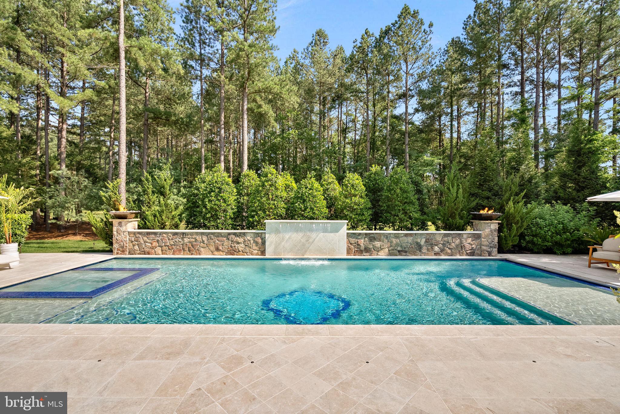 ESTATES @ CREIGHTON FARM - Residential