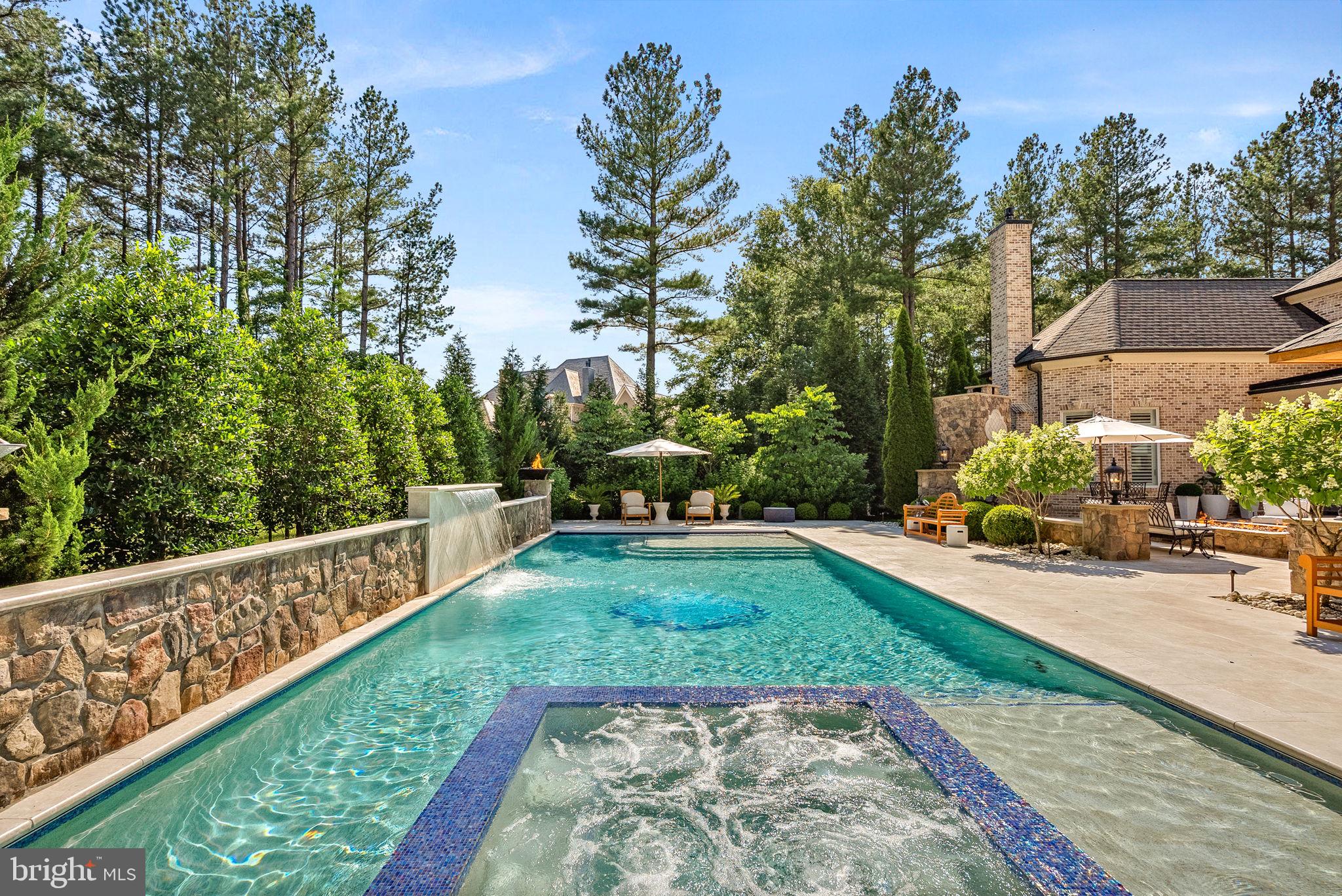 ESTATES @ CREIGHTON FARM - Residential