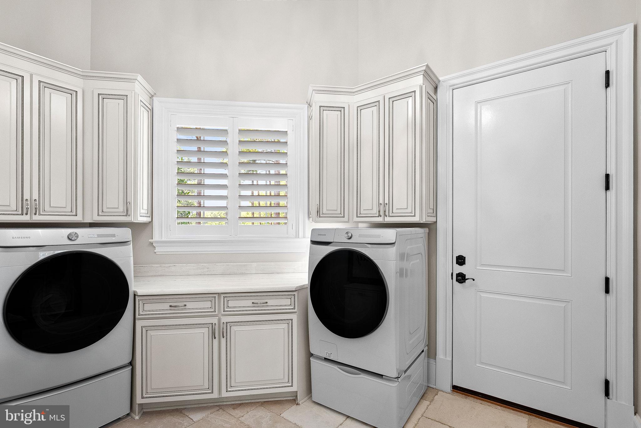 ESTATES @ CREIGHTON FARM - Residential