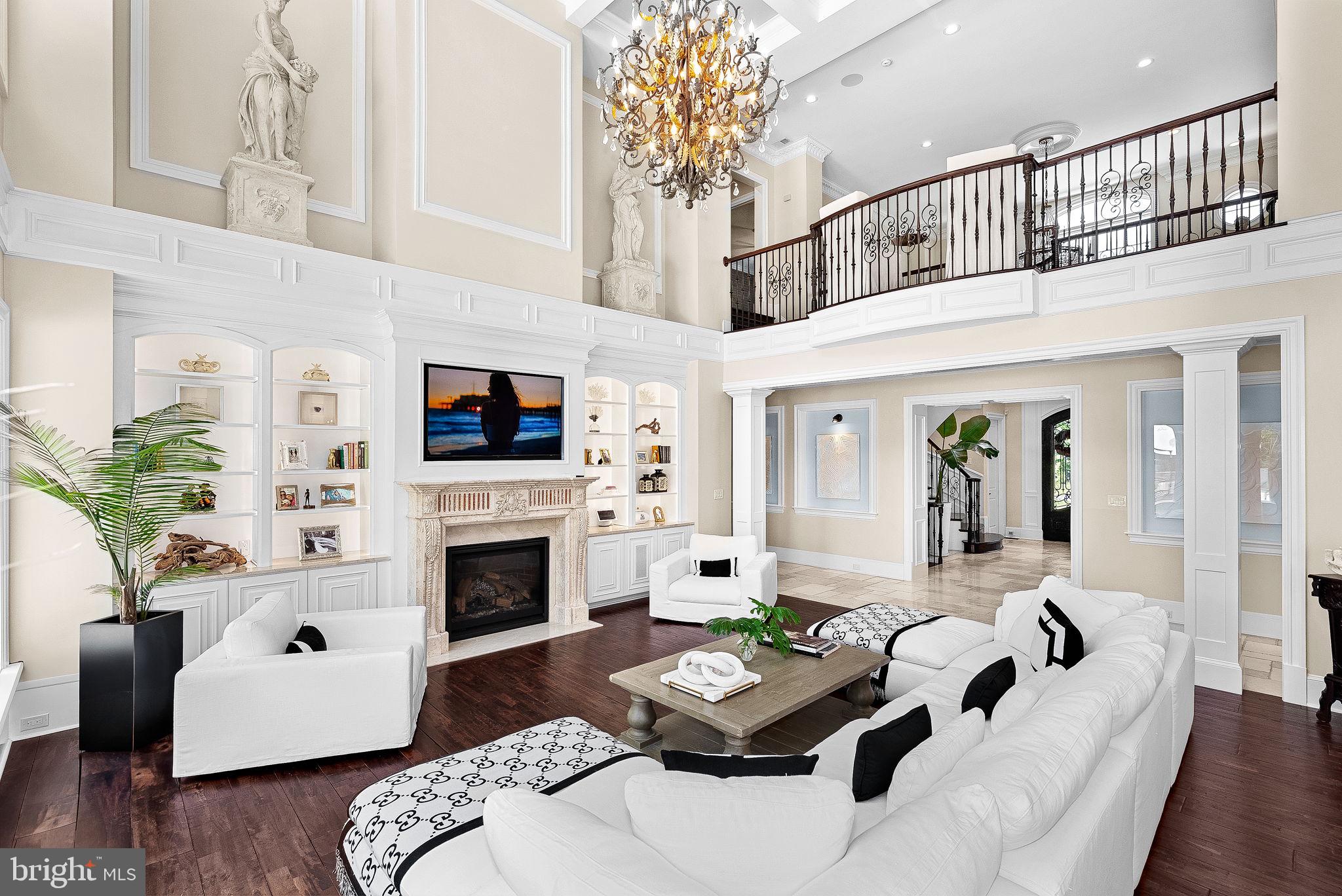 ESTATES @ CREIGHTON FARM - Residential