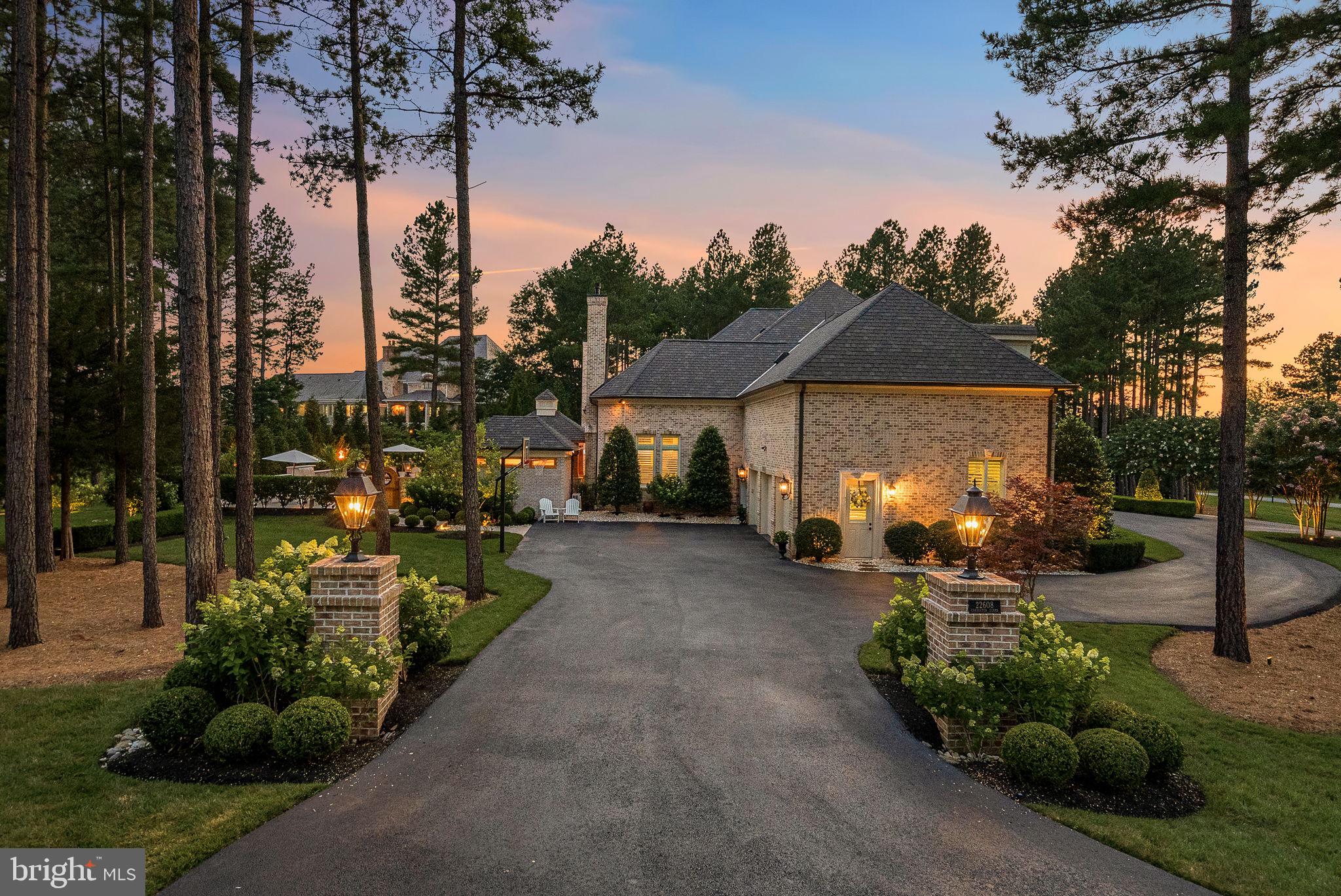 ESTATES @ CREIGHTON FARM - Residential