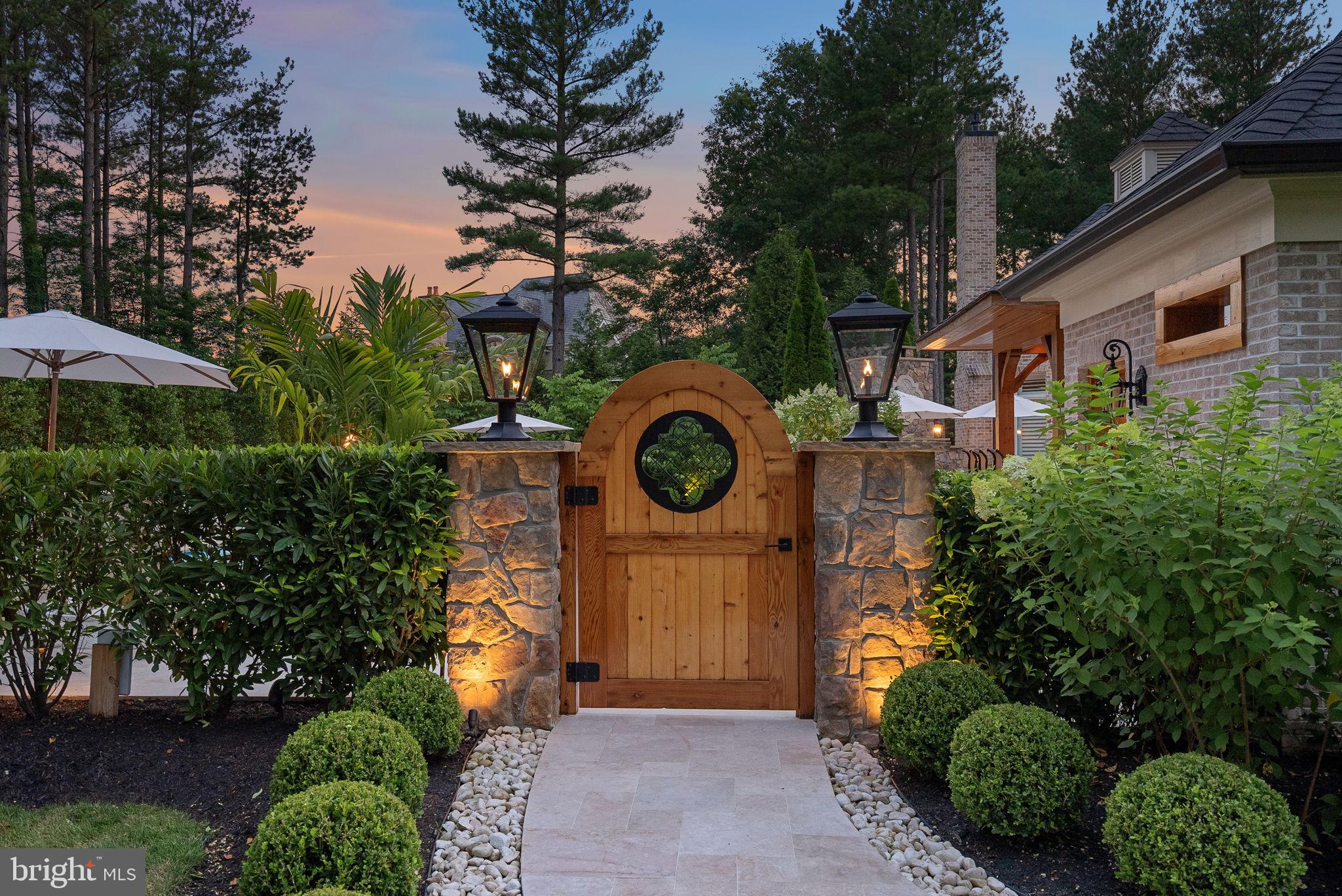 ESTATES @ CREIGHTON FARM - Residential