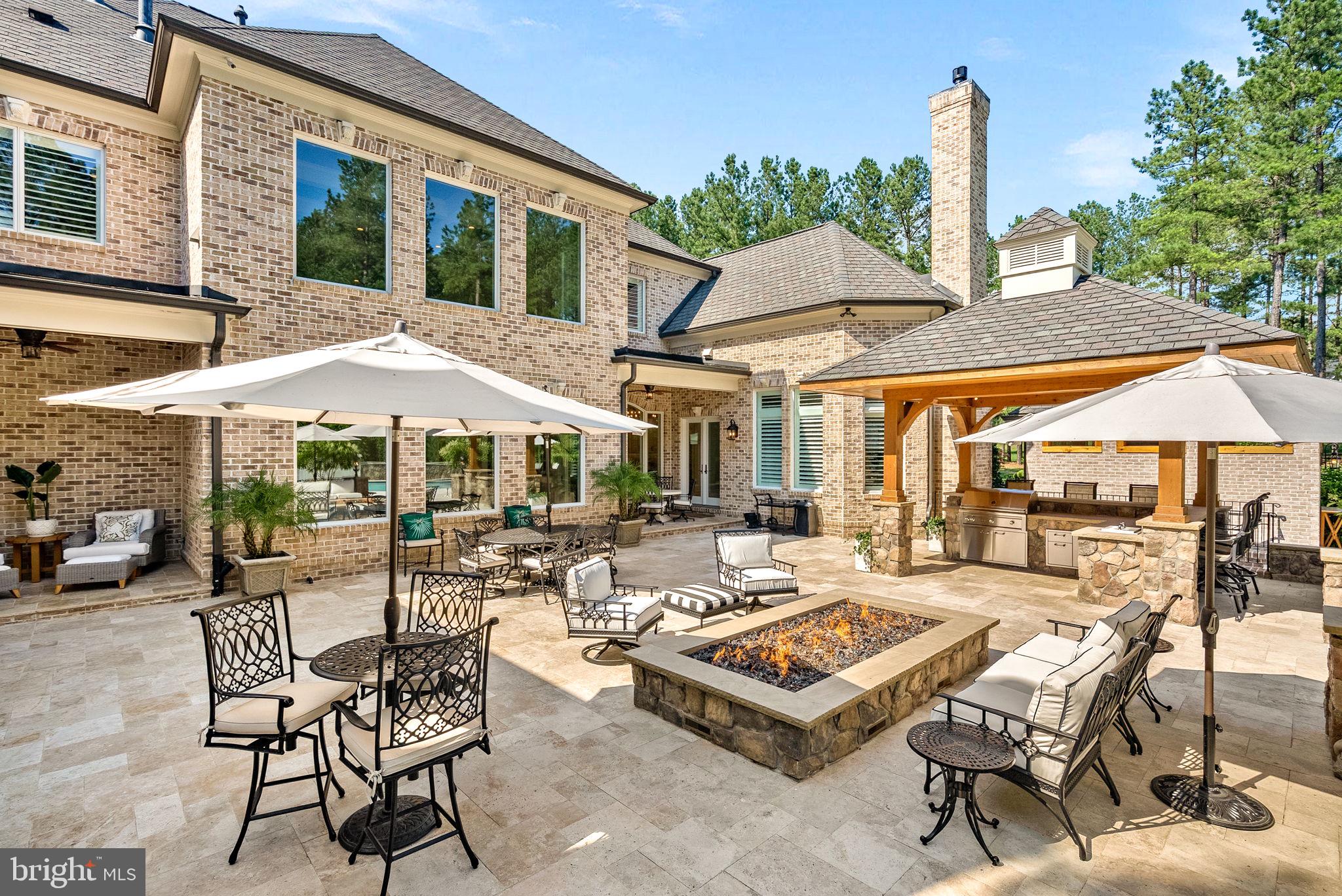 ESTATES @ CREIGHTON FARM - Residential