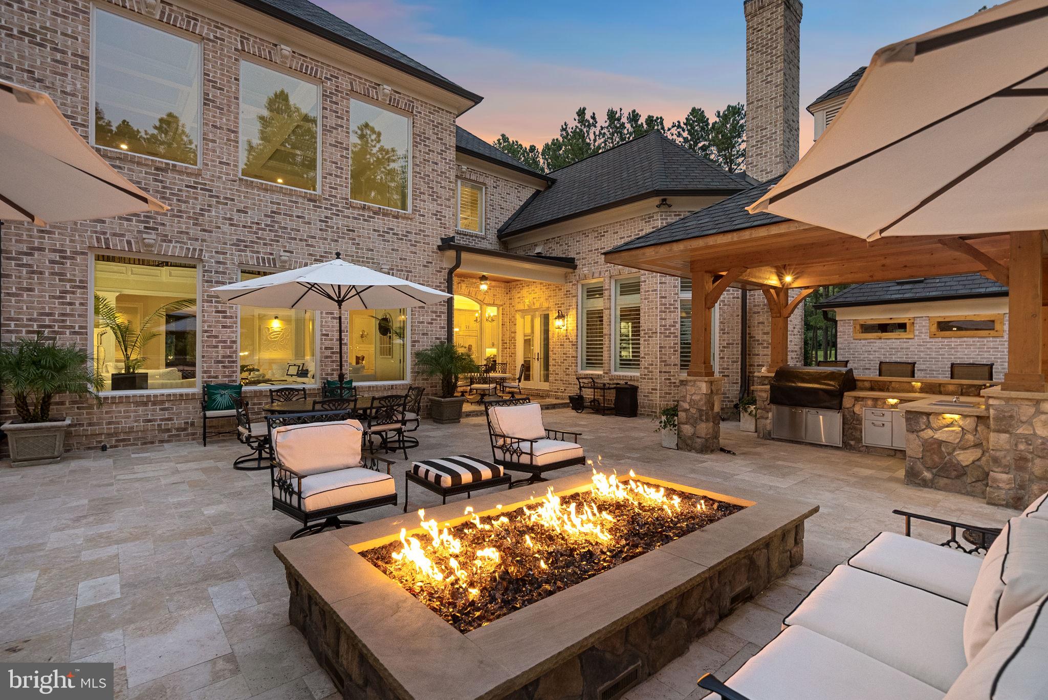 ESTATES @ CREIGHTON FARM - Residential