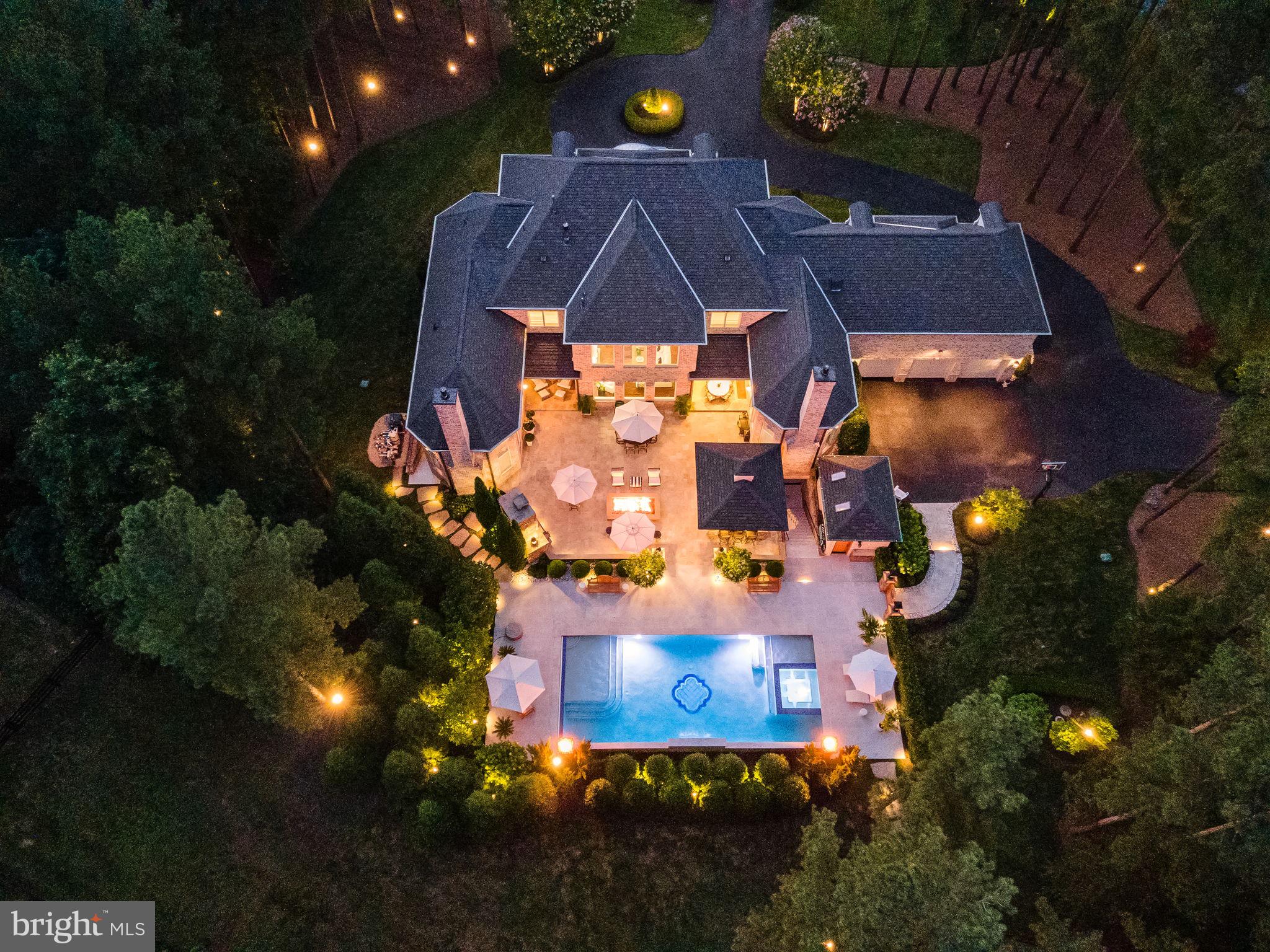 ESTATES @ CREIGHTON FARM - Residential