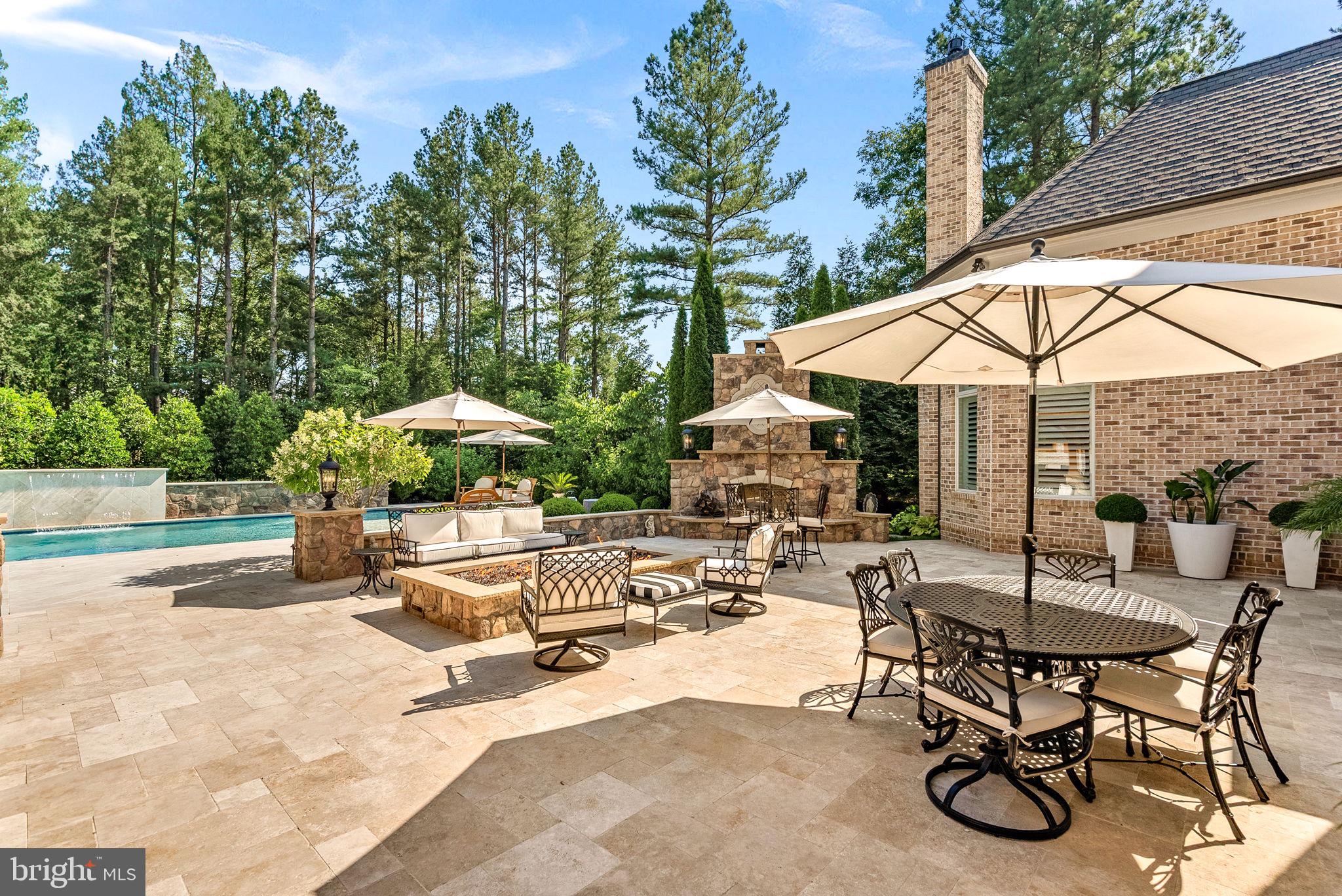 ESTATES @ CREIGHTON FARM - Residential