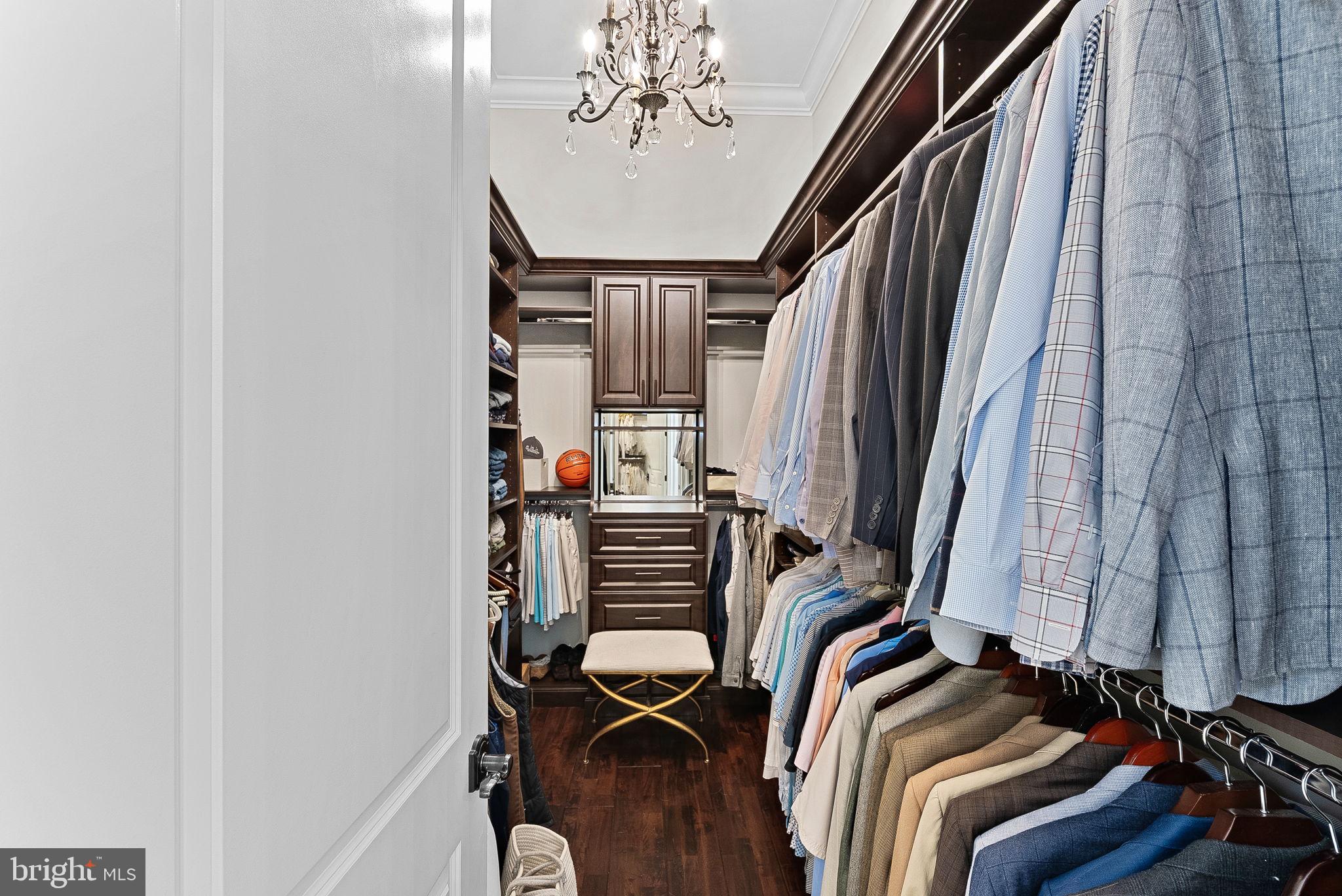 ESTATES @ CREIGHTON FARM - Residential