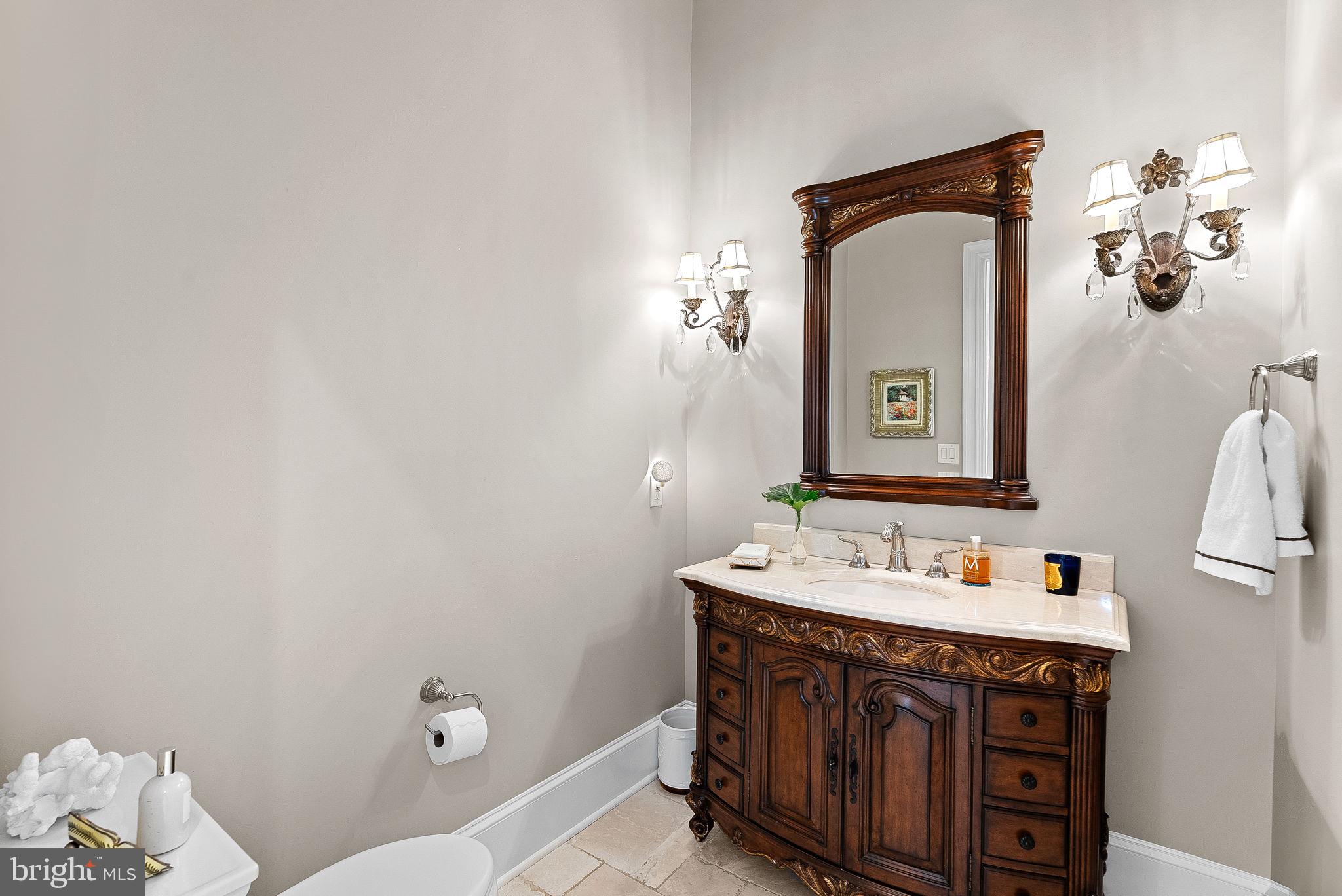 ESTATES @ CREIGHTON FARM - Residential