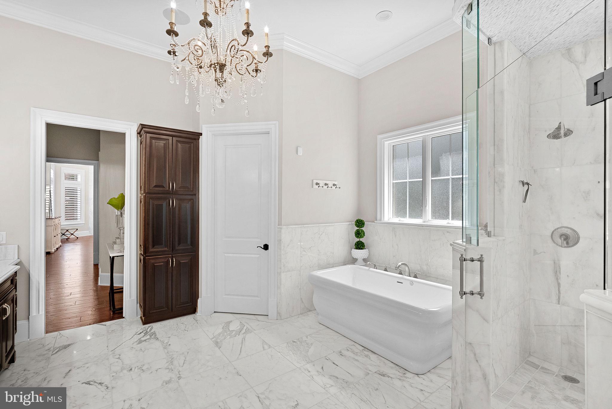 ESTATES @ CREIGHTON FARM - Residential