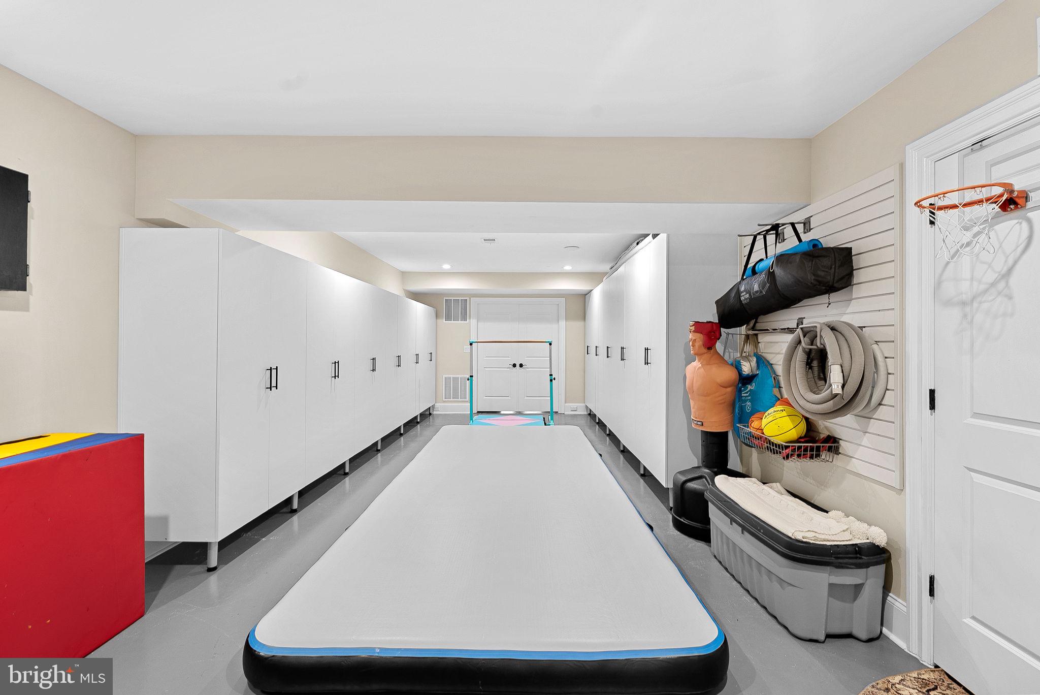 ESTATES @ CREIGHTON FARM - Residential