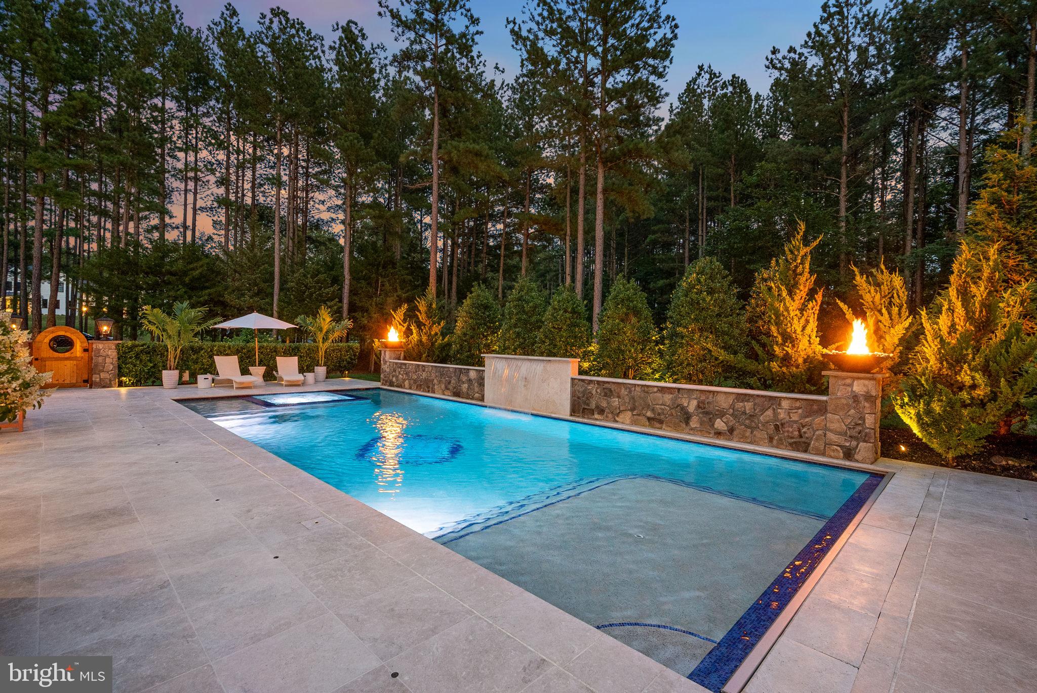 ESTATES @ CREIGHTON FARM - Residential