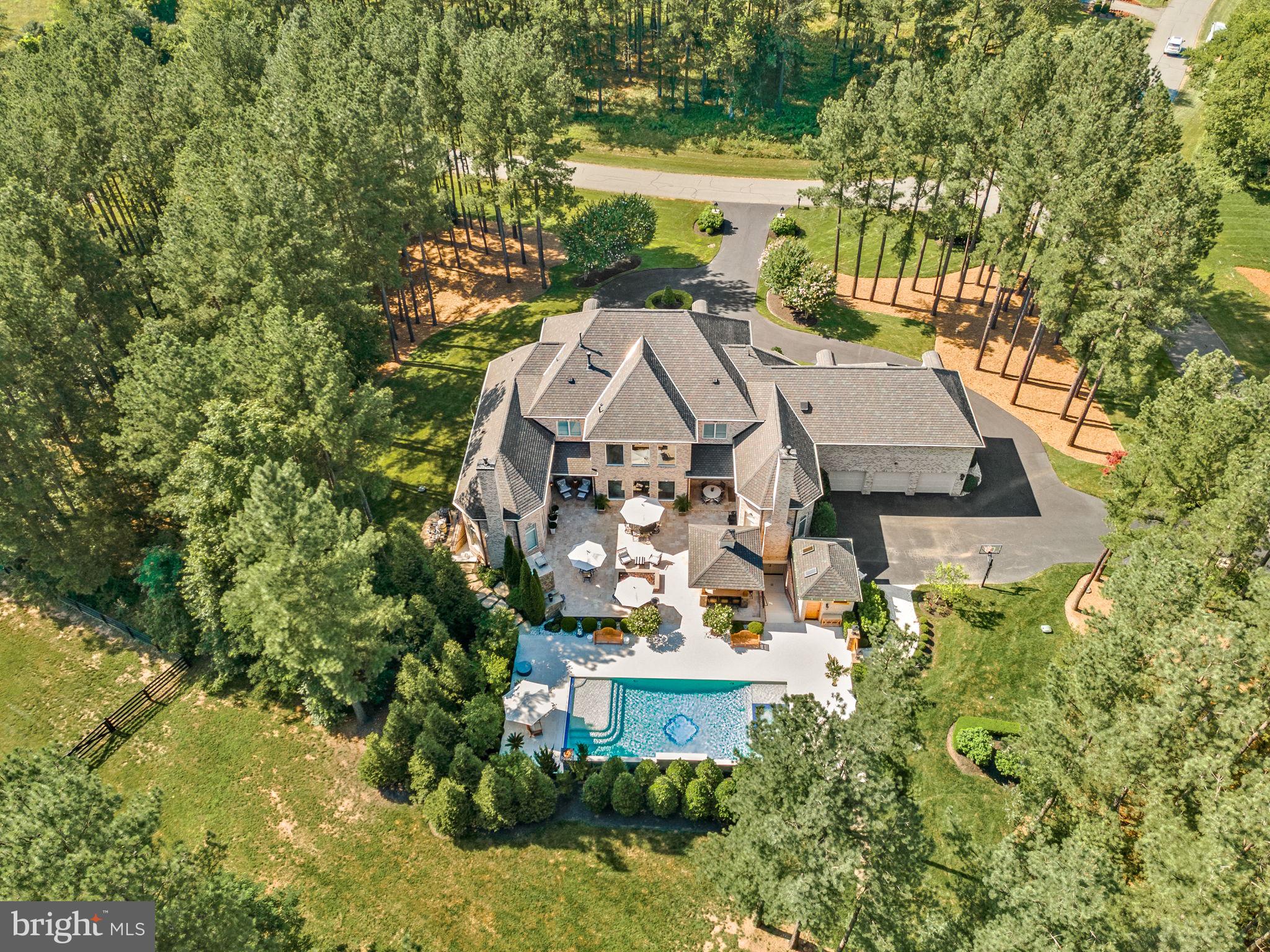 ESTATES @ CREIGHTON FARM - Residential