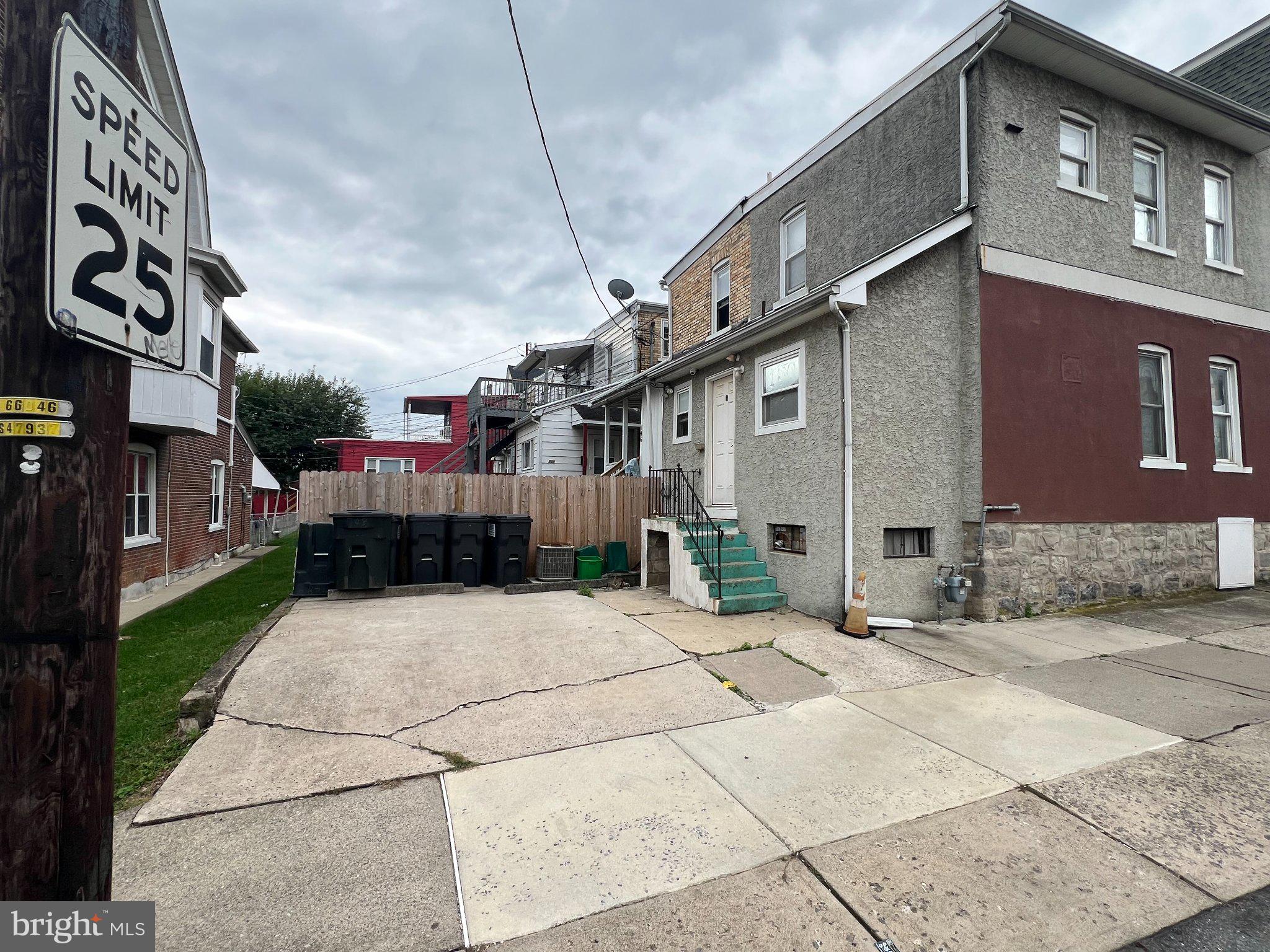 748 LINDEN STREET