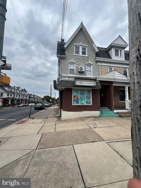 Townhouse For Sale - 748 Linden Street<br/> BETHLEHEM, PA 18018