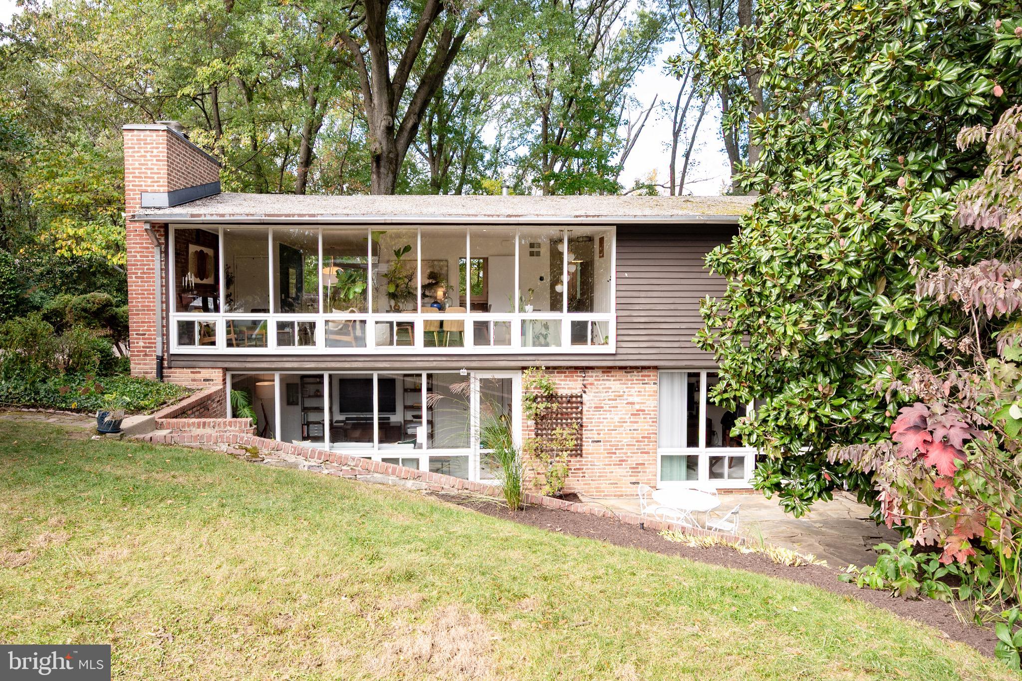 1919 MARTHAS ROAD