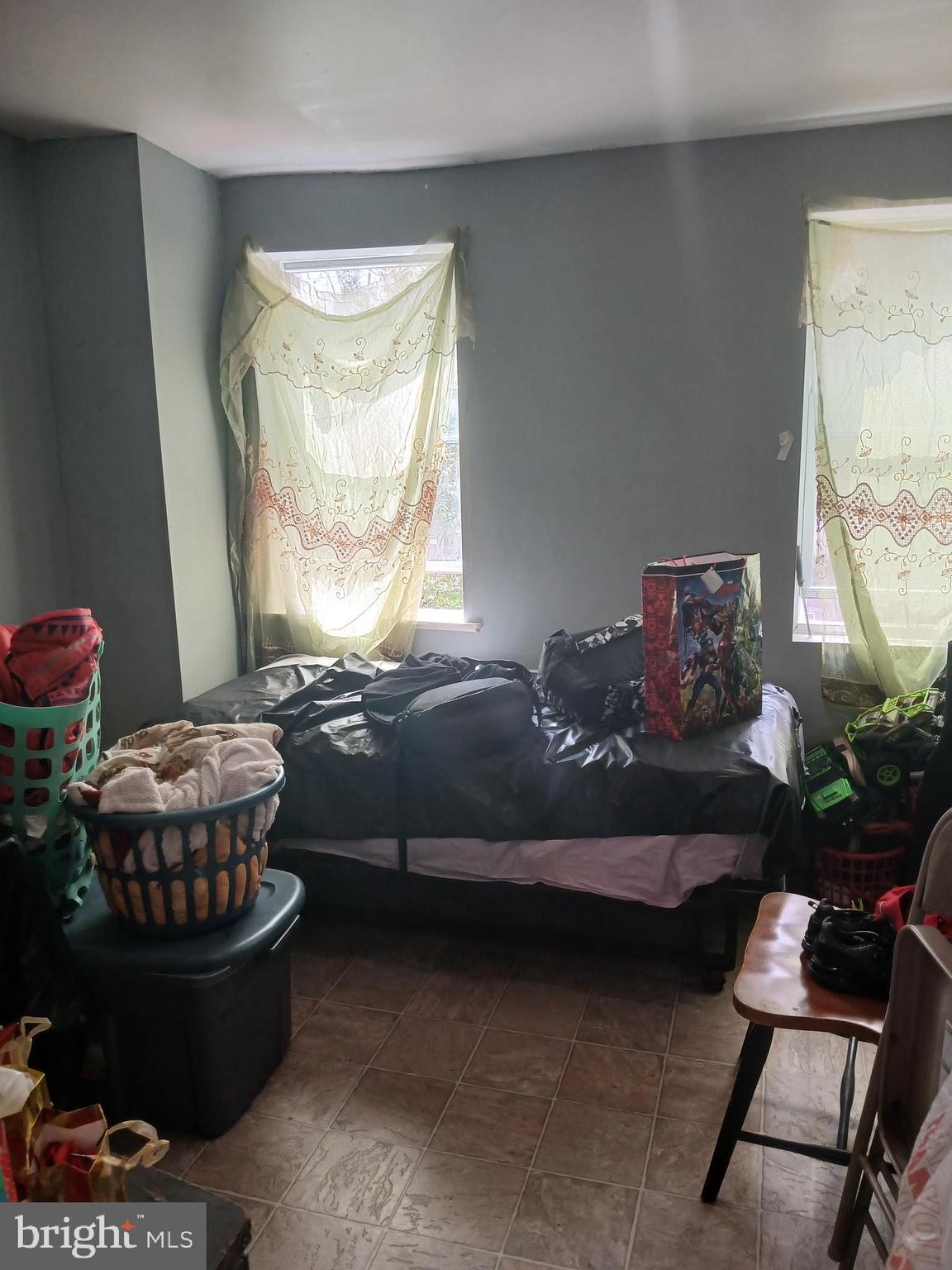 BROADWAY EAST - Residential