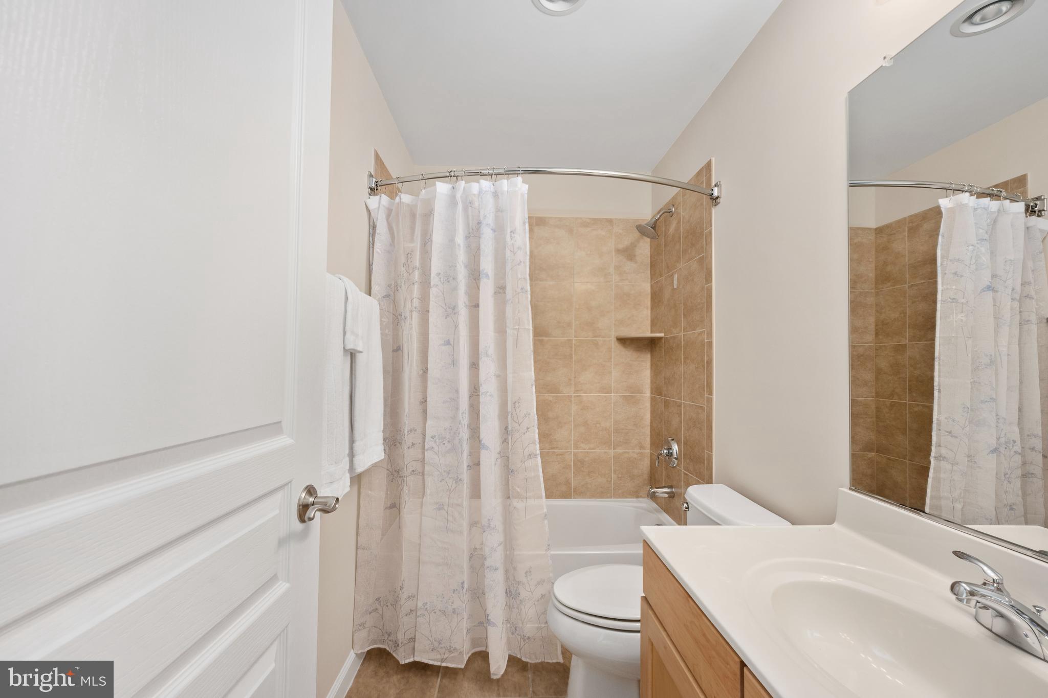 SHIRLINGTON CREST - Residential