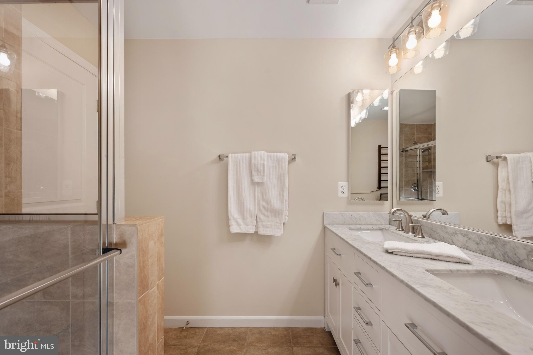 SHIRLINGTON CREST - Residential