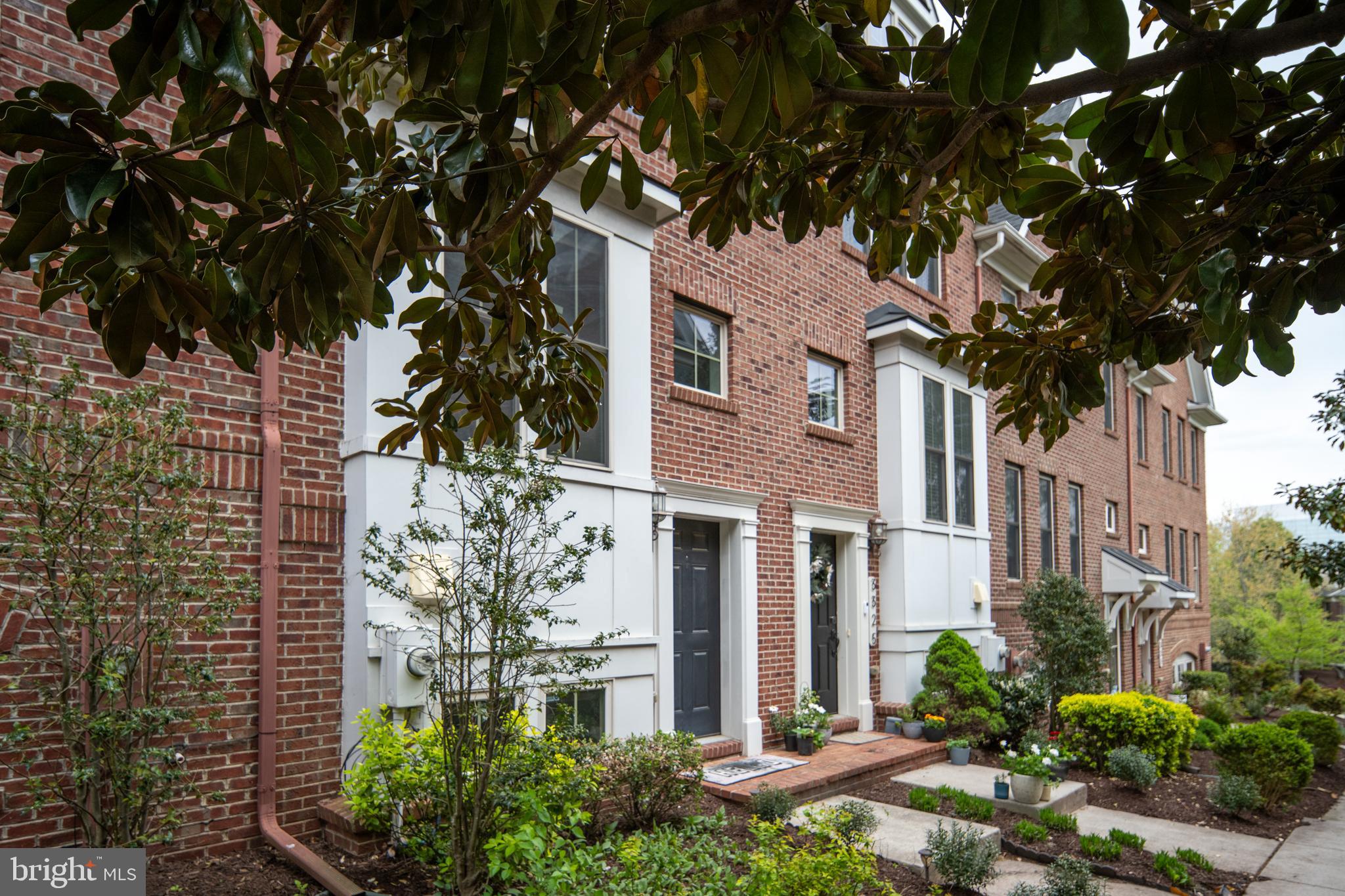 SHIRLINGTON CREST - Residential