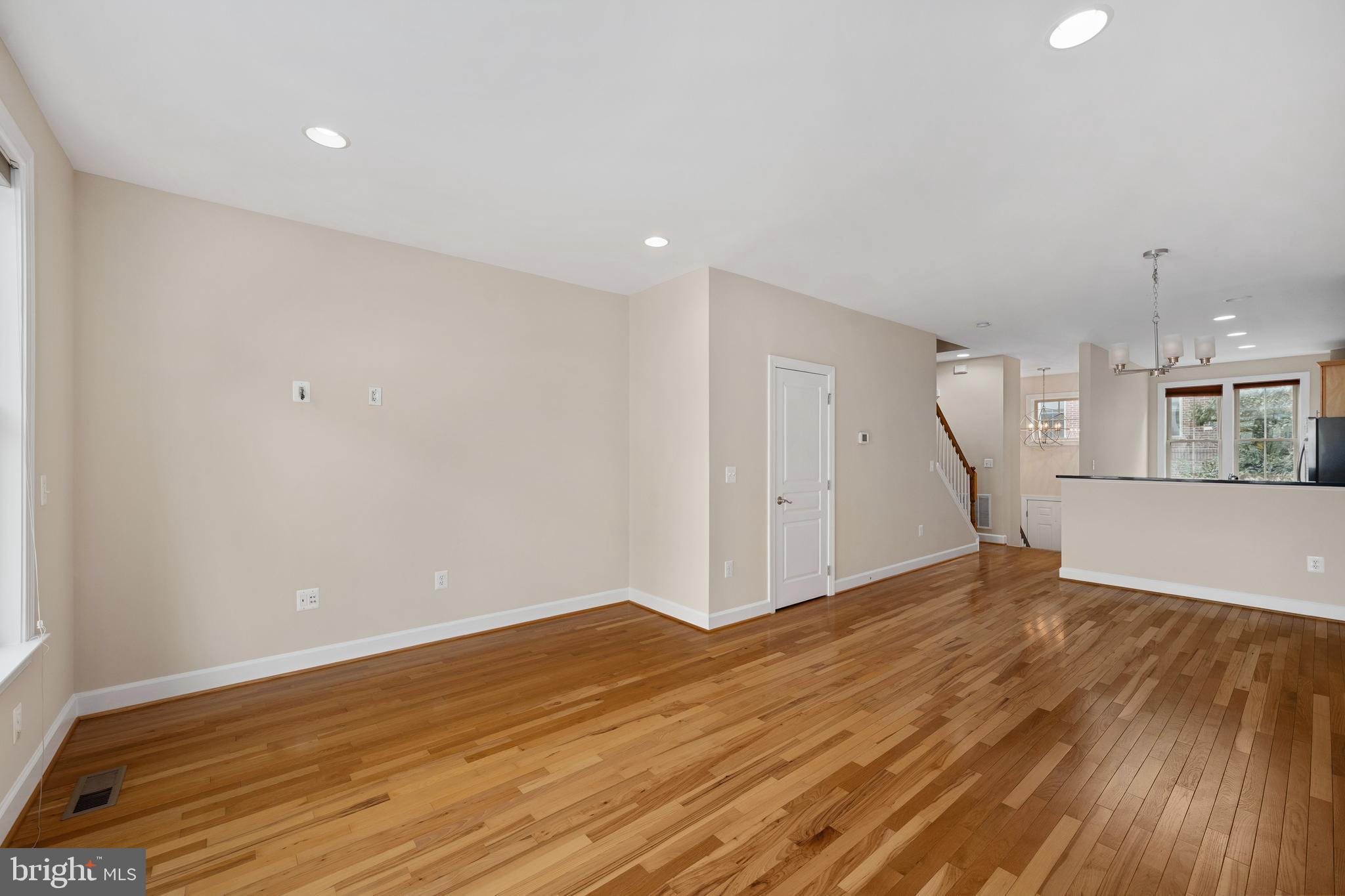 SHIRLINGTON CREST - Residential