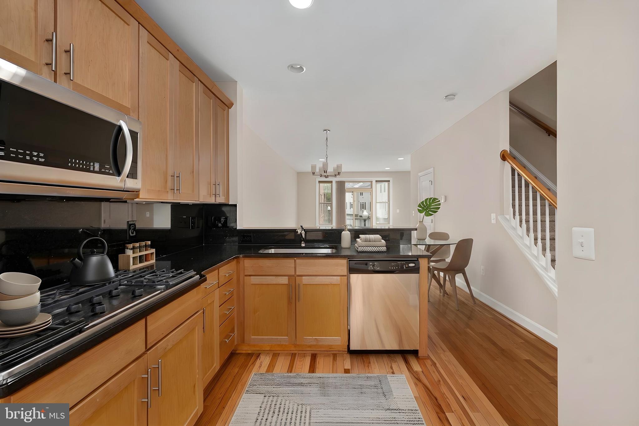 SHIRLINGTON CREST - Residential