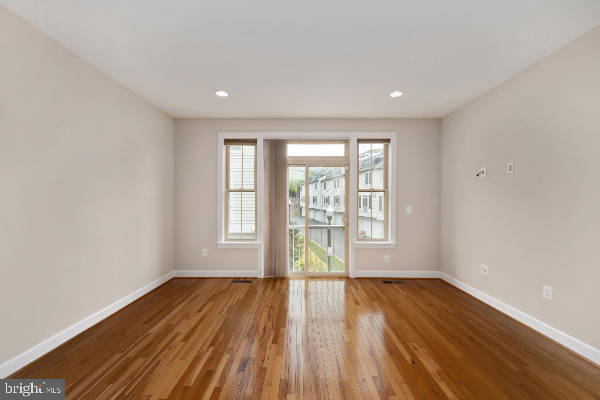 SHIRLINGTON CREST - Residential