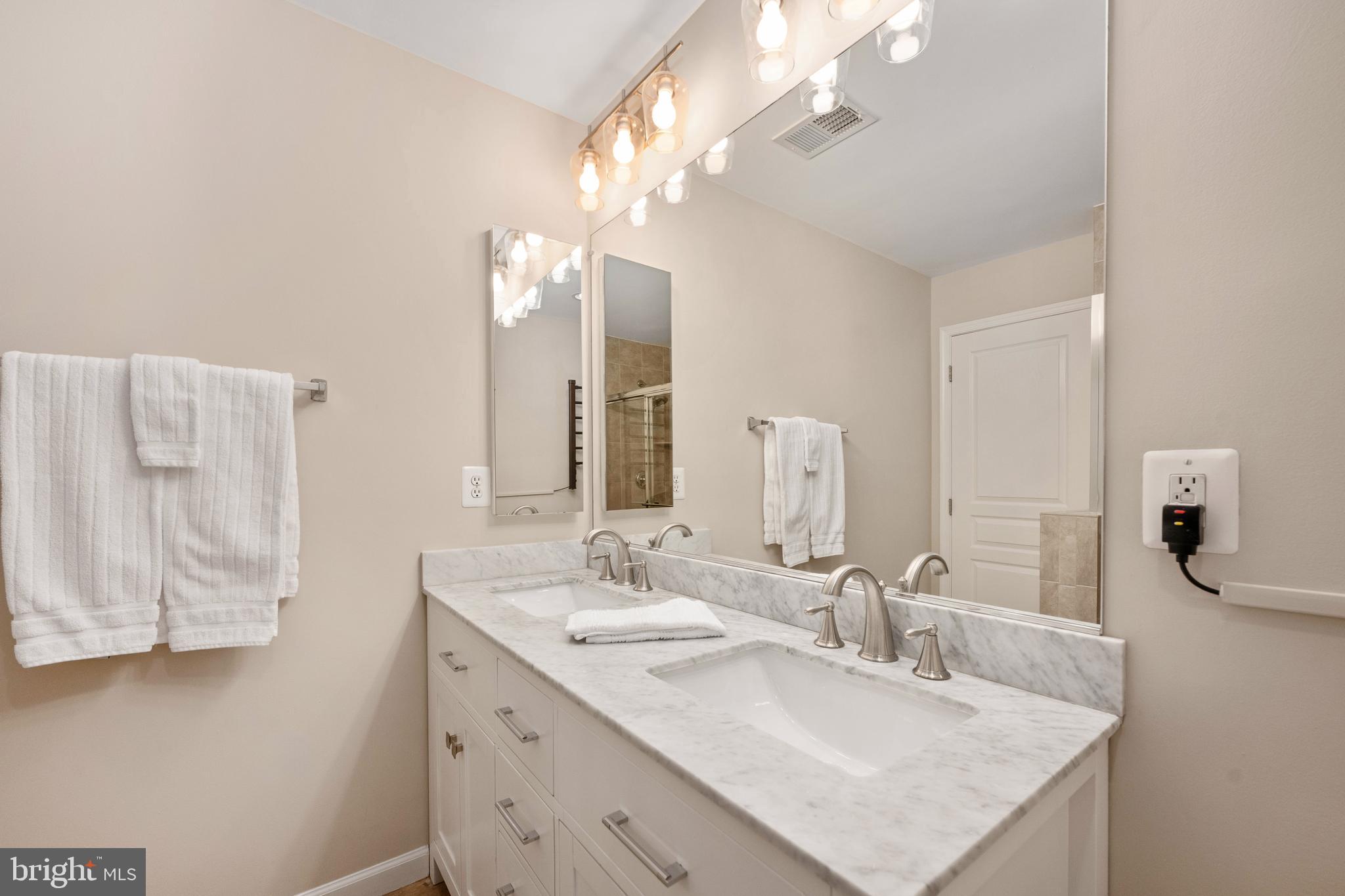 SHIRLINGTON CREST - Residential