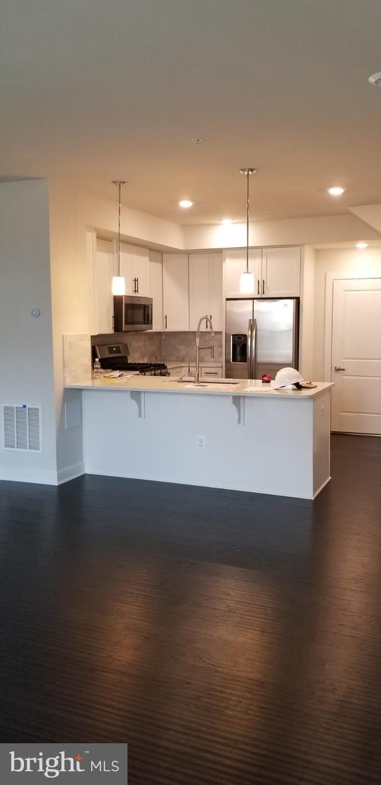 WATERVIEW AT WOODLAND PARK - Residential Lease