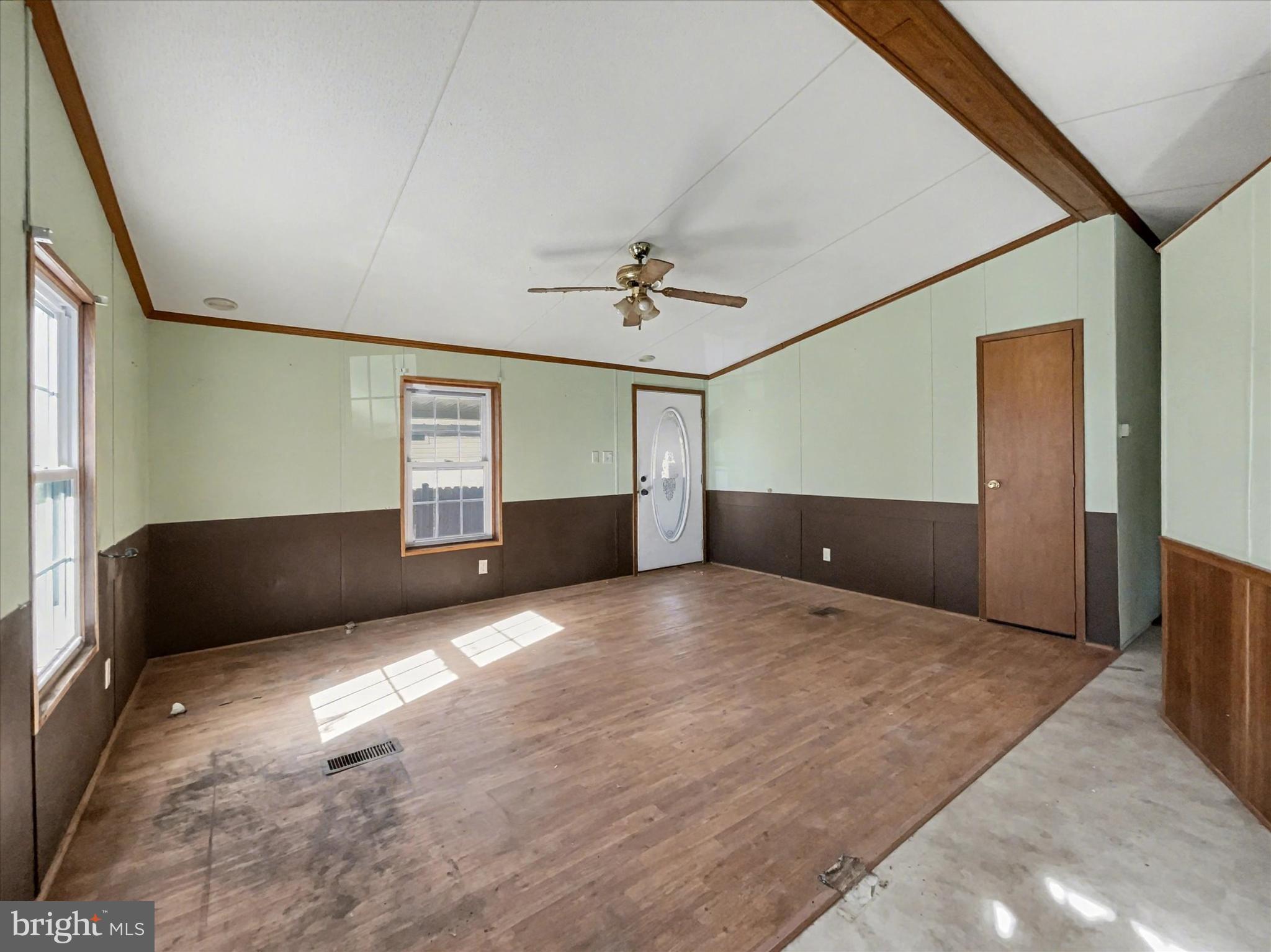 1680 WOOD CREST LANE