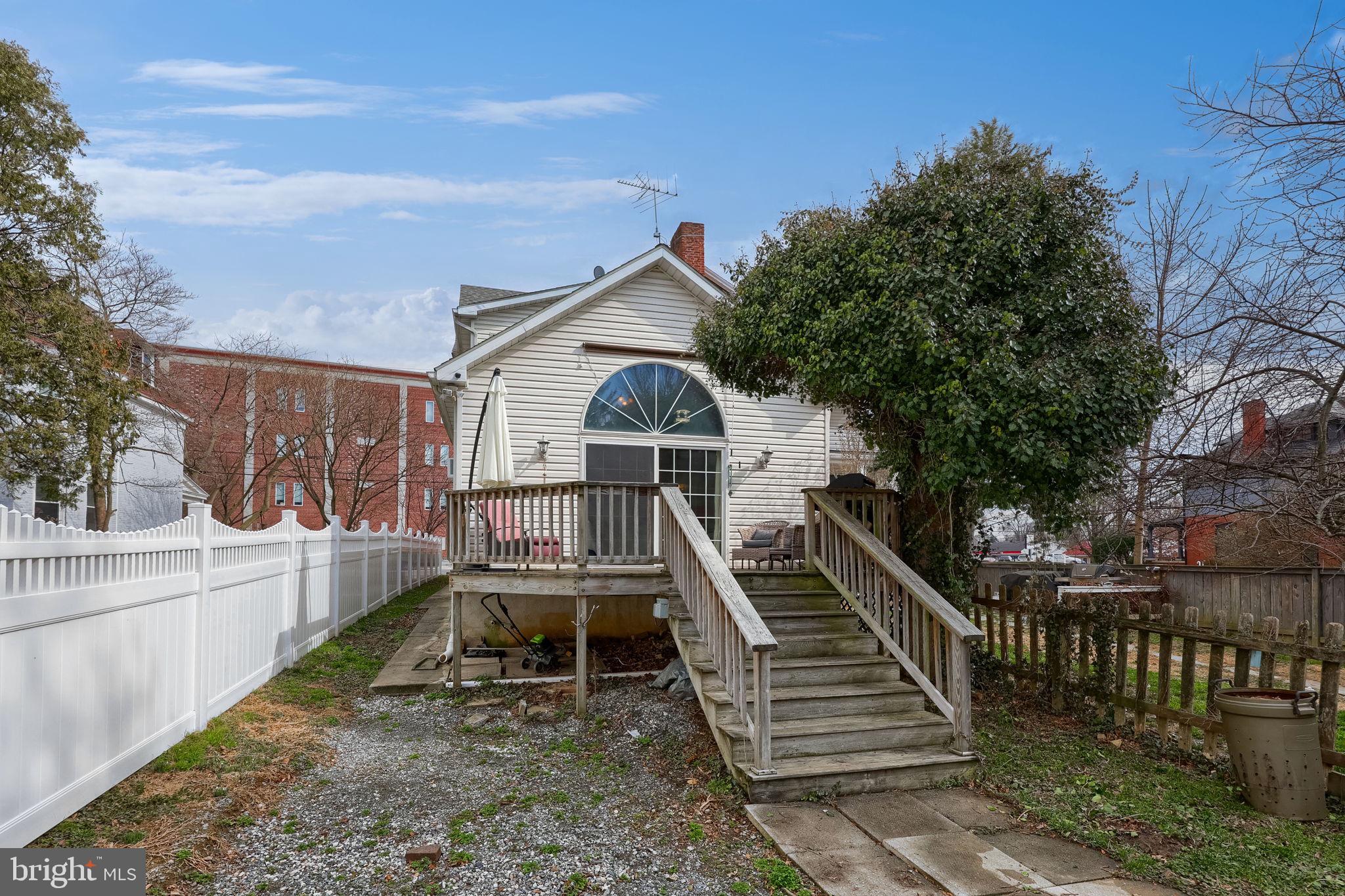 SCHOOL LANE HILLS - Residential