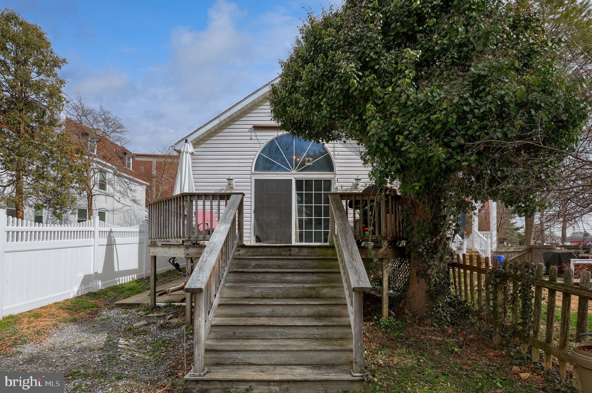 SCHOOL LANE HILLS - Residential