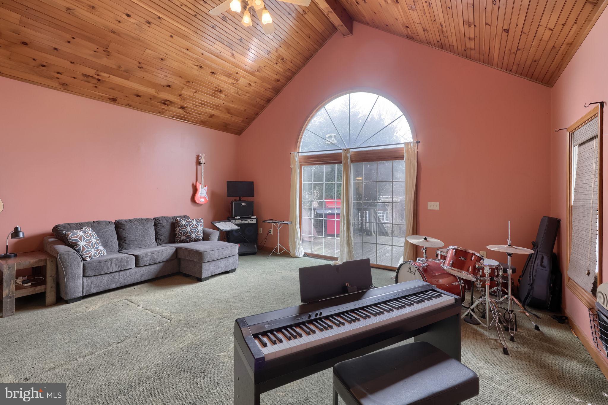 SCHOOL LANE HILLS - Residential