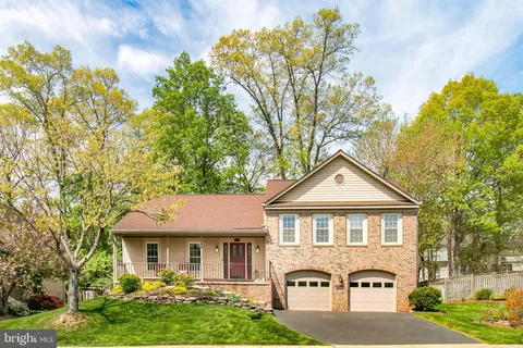 4624 Star Flower Drive, Chantilly, VA MLS: VAFX2233320