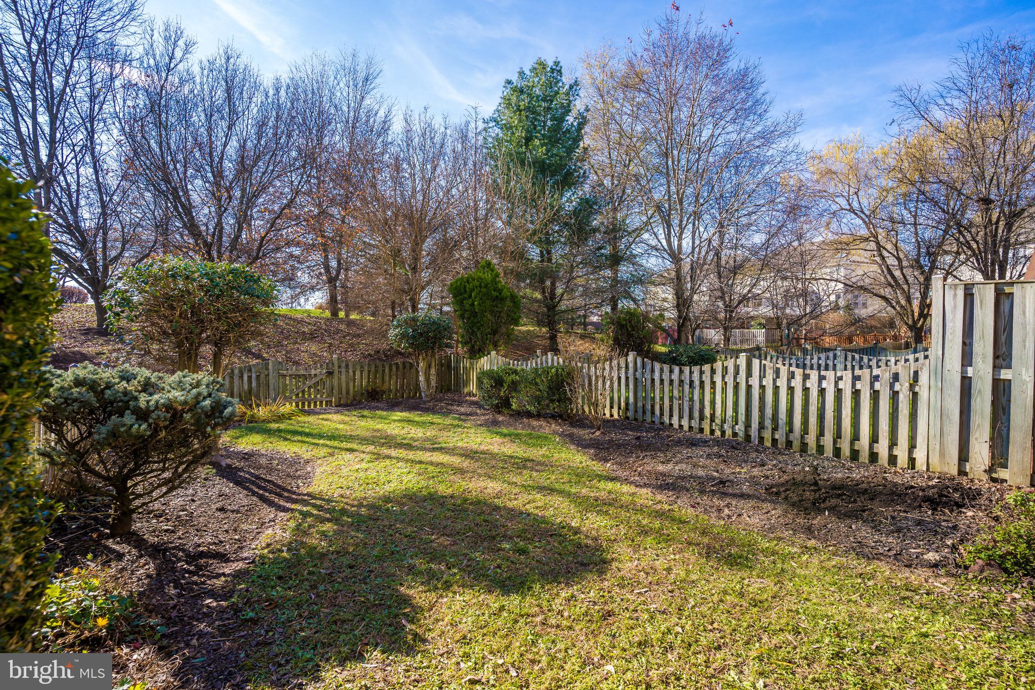 ASHBURN FARM - Residential Lease