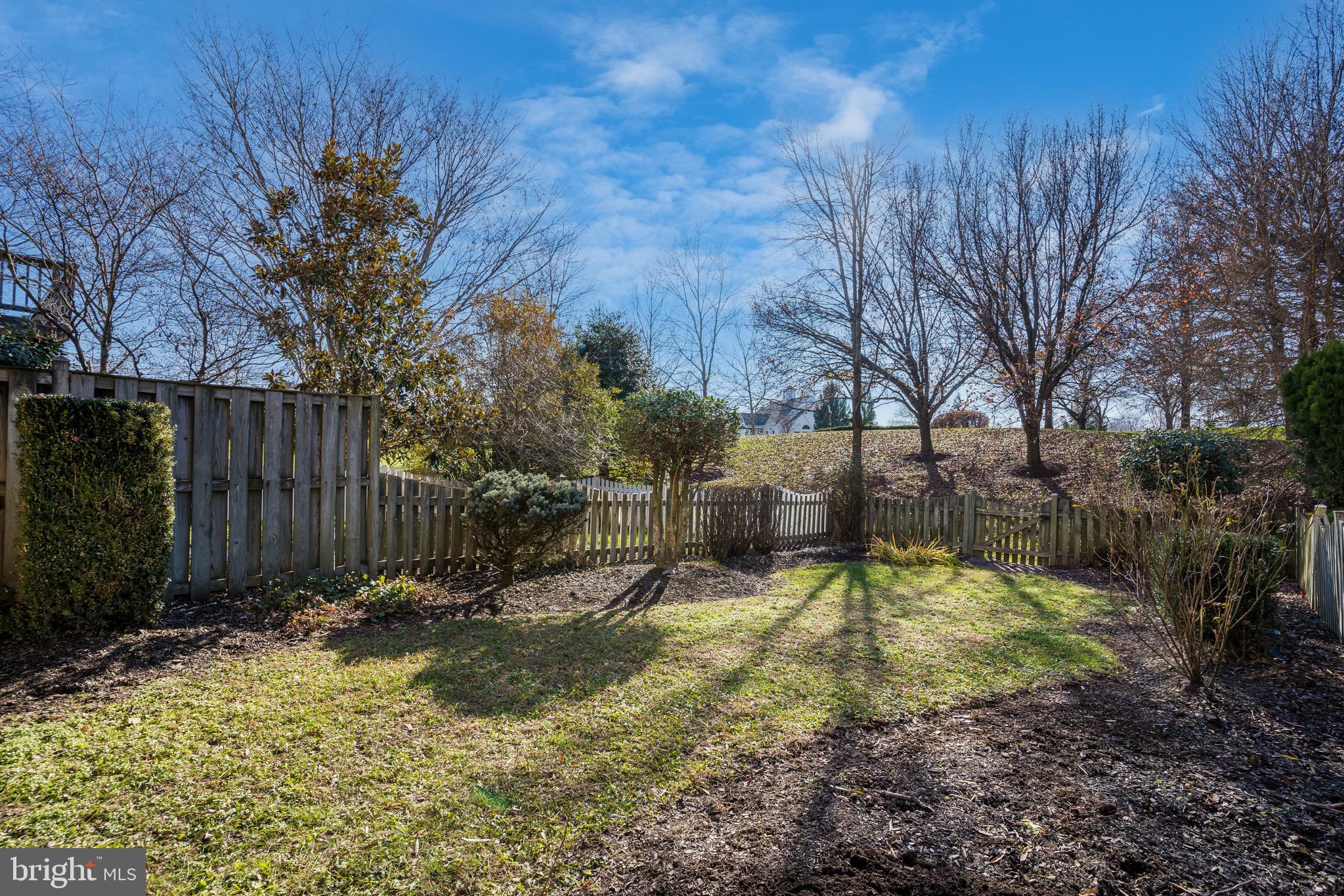 ASHBURN FARM - Residential Lease