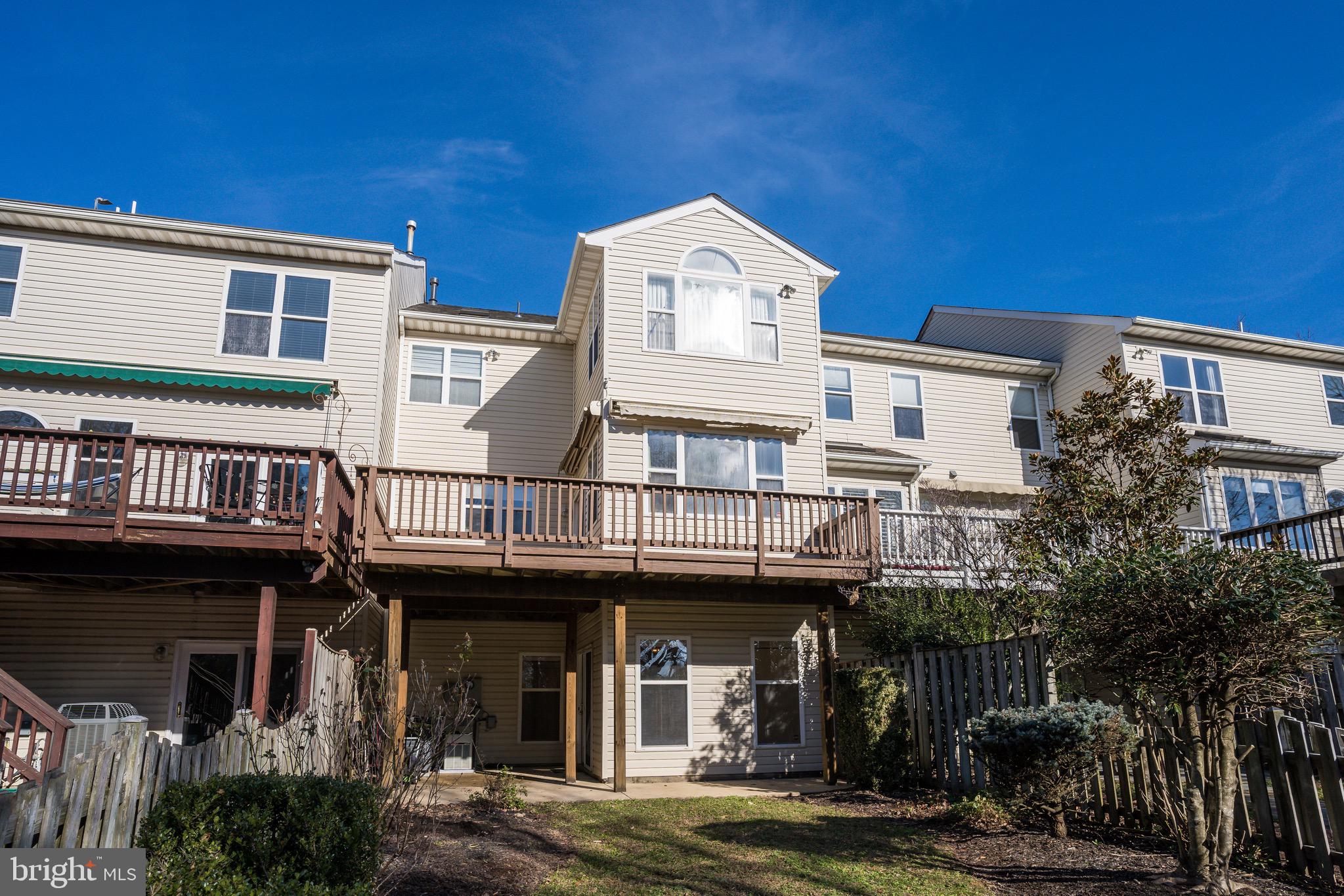 ASHBURN FARM - Residential Lease