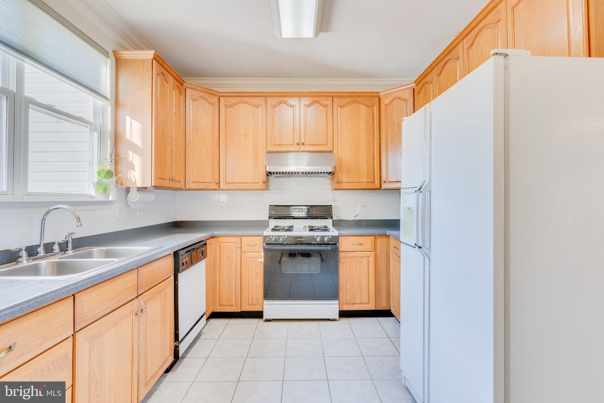 ASHBURN FARM - Residential Lease