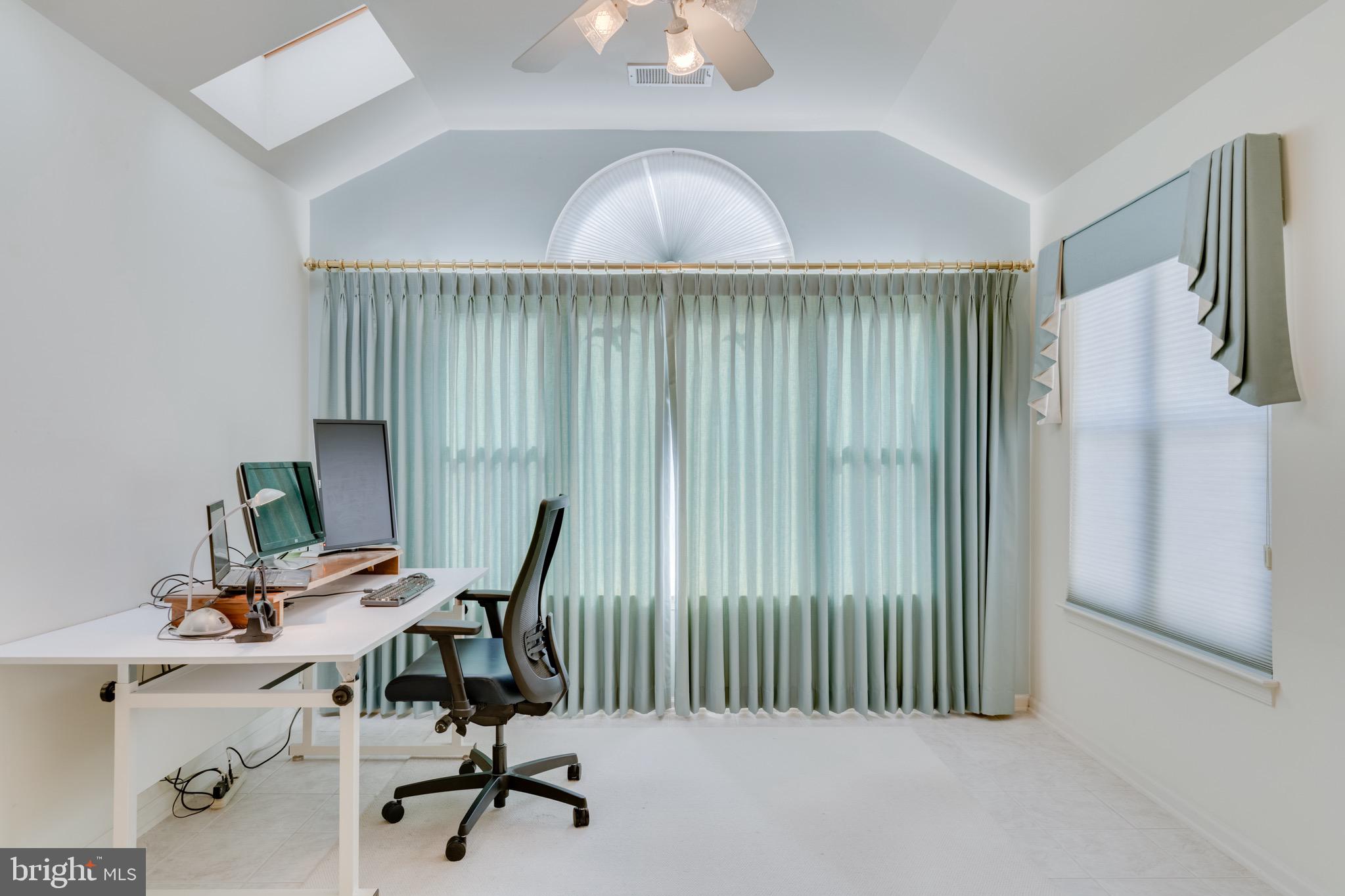 ASHBURN FARM - Residential Lease