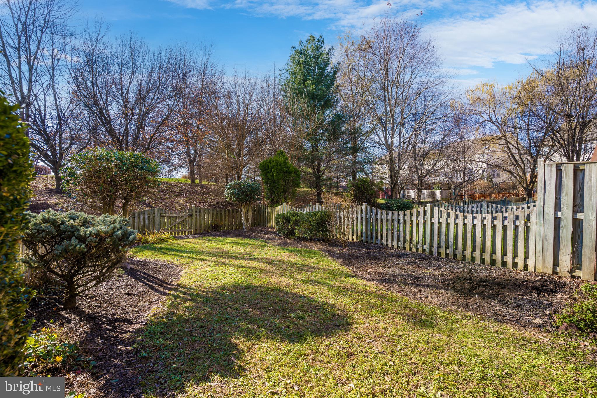 ASHBURN FARM - Residential Lease