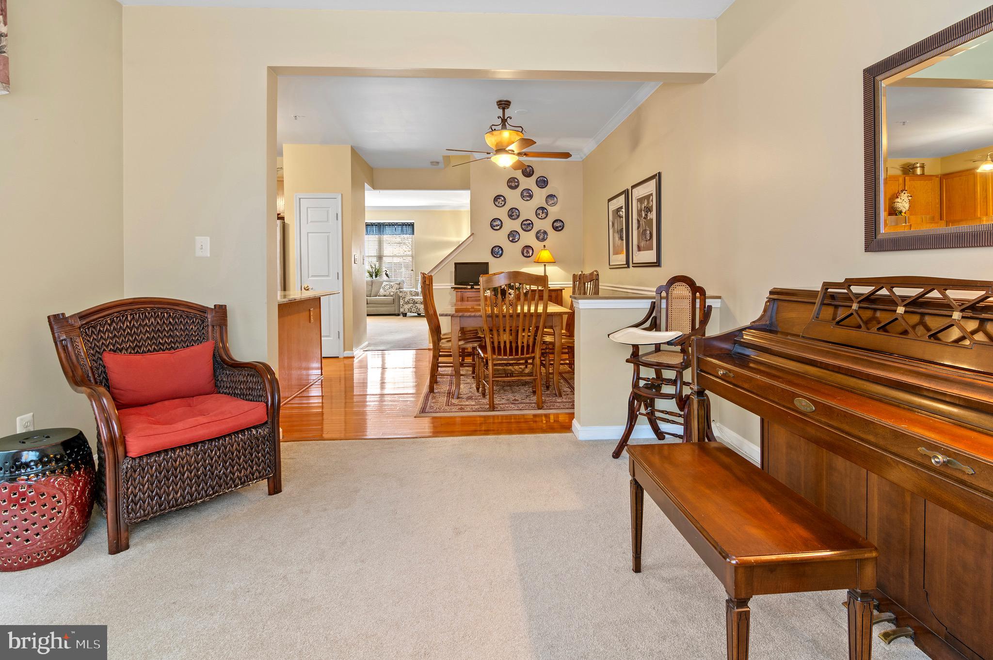 CONSTANT FRIENDSHIP - Residential