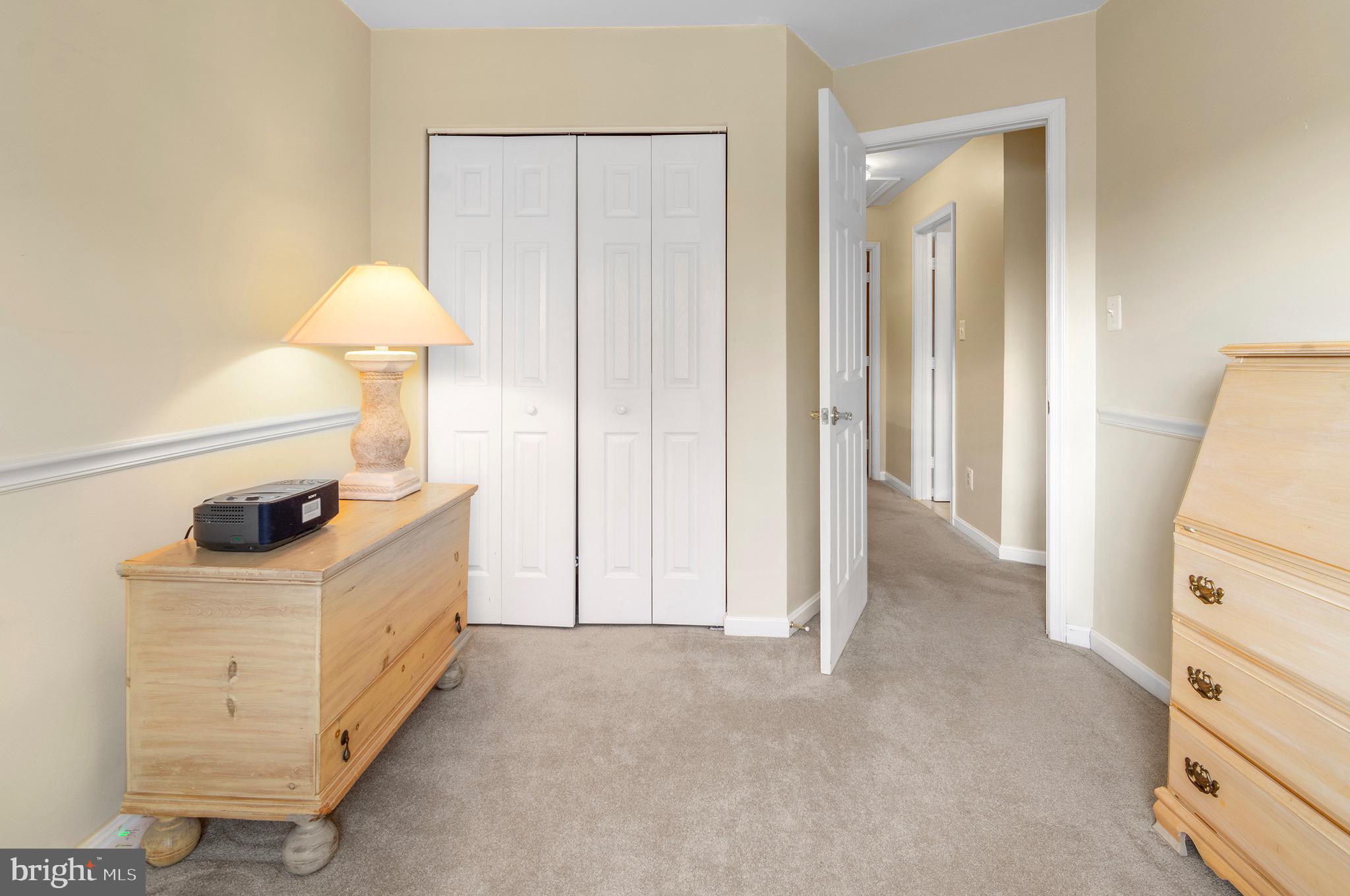 CONSTANT FRIENDSHIP - Residential