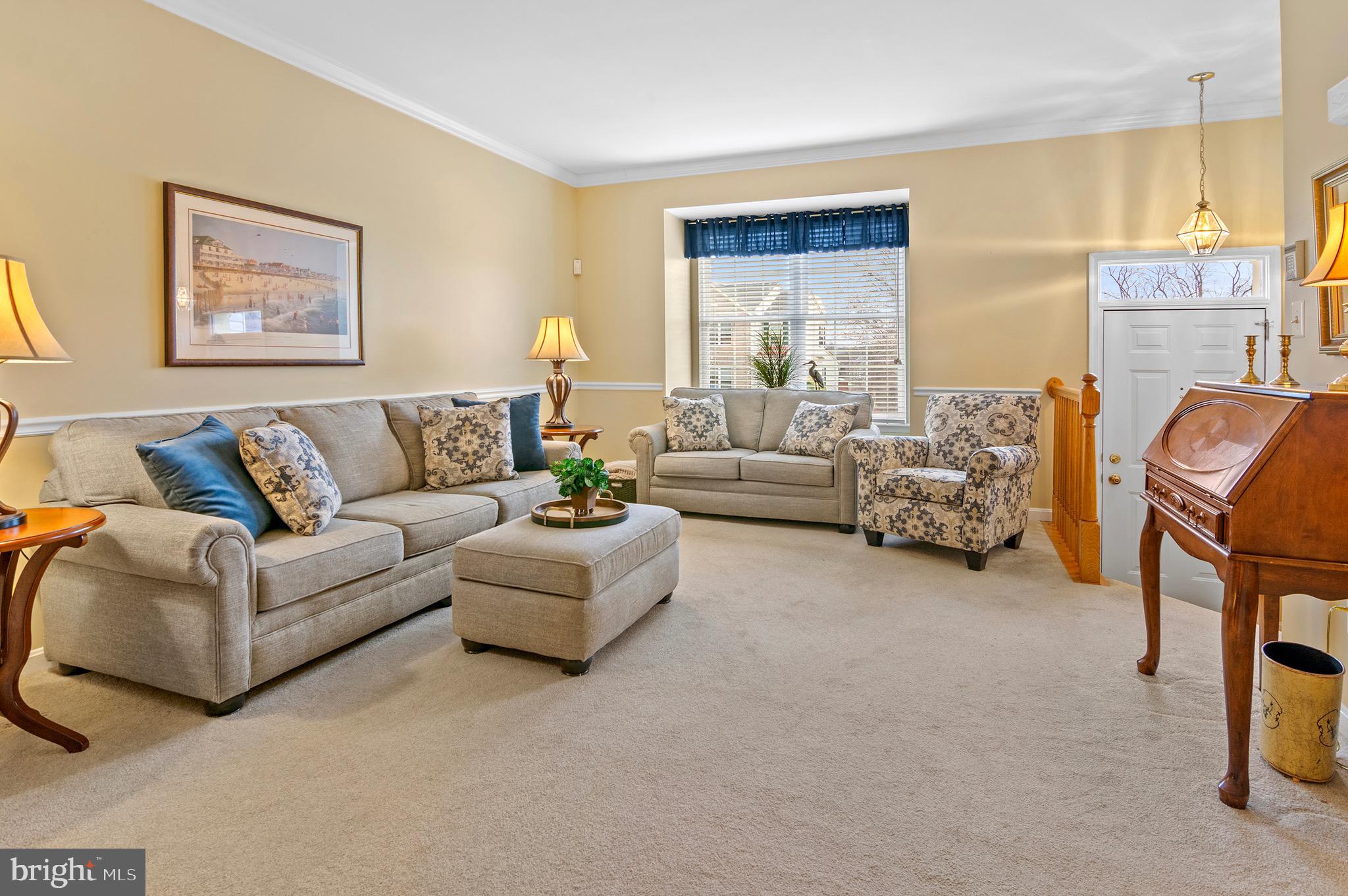 CONSTANT FRIENDSHIP - Residential