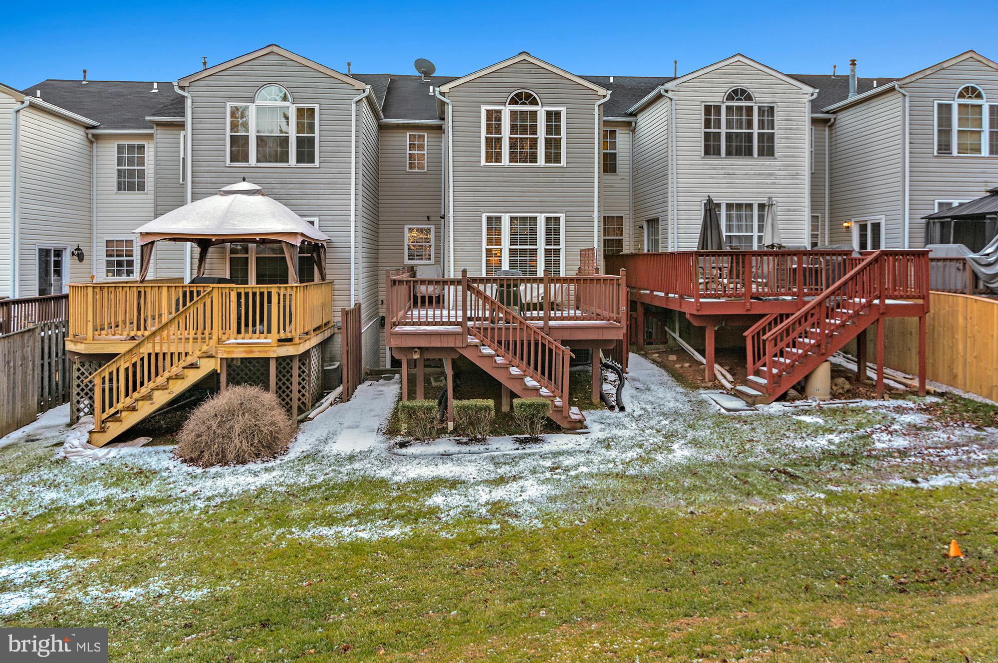 CONSTANT FRIENDSHIP - Residential