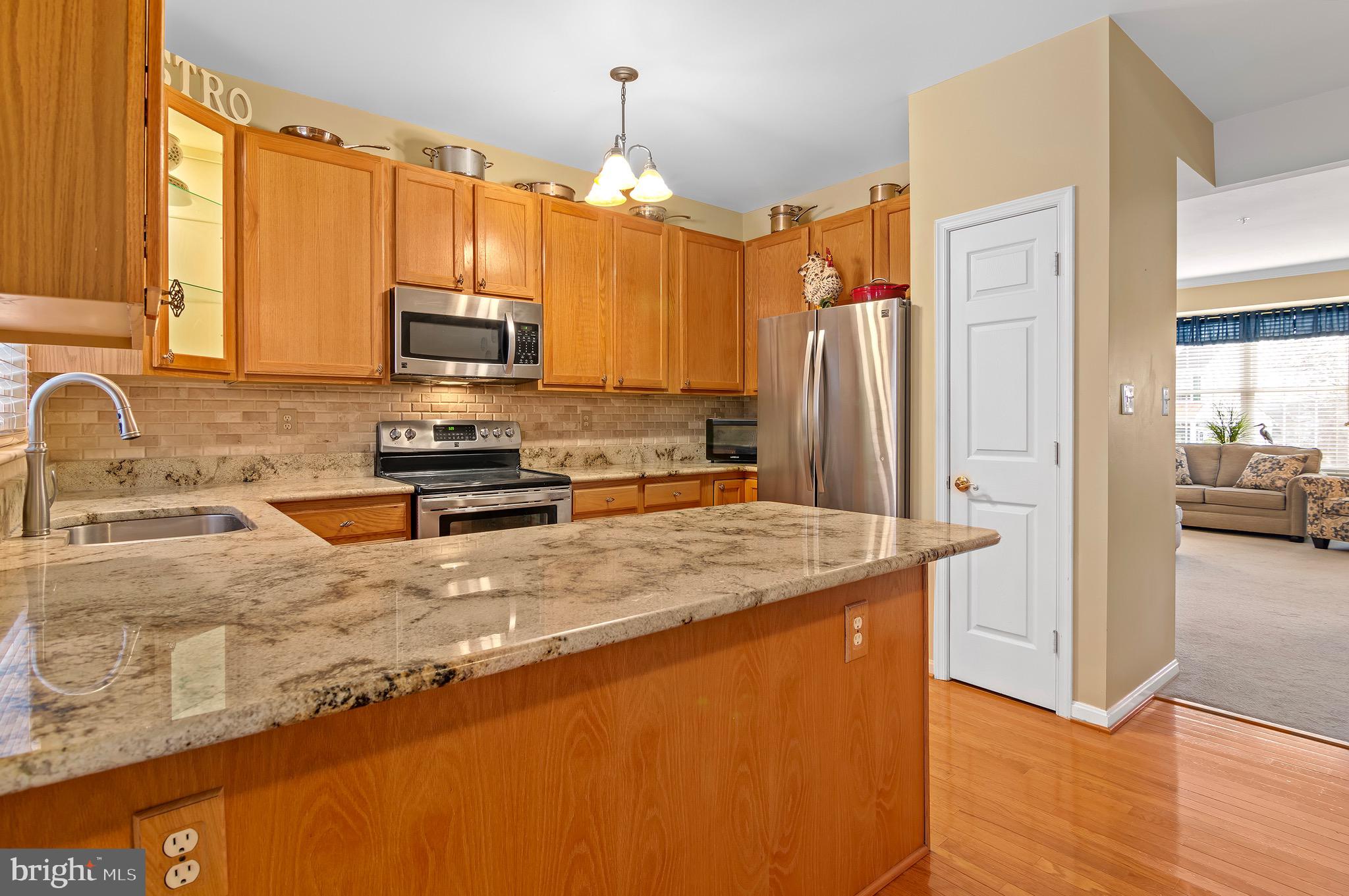 CONSTANT FRIENDSHIP - Residential