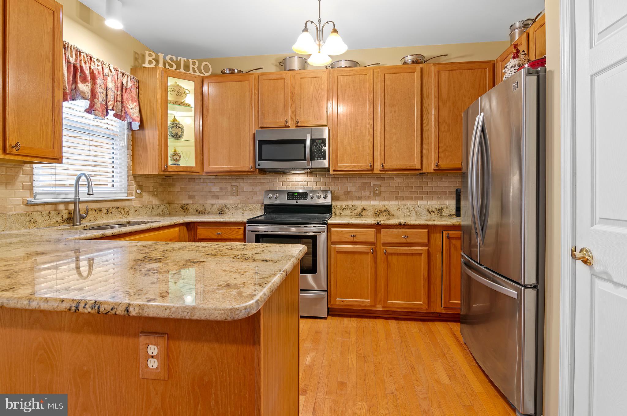 CONSTANT FRIENDSHIP - Residential