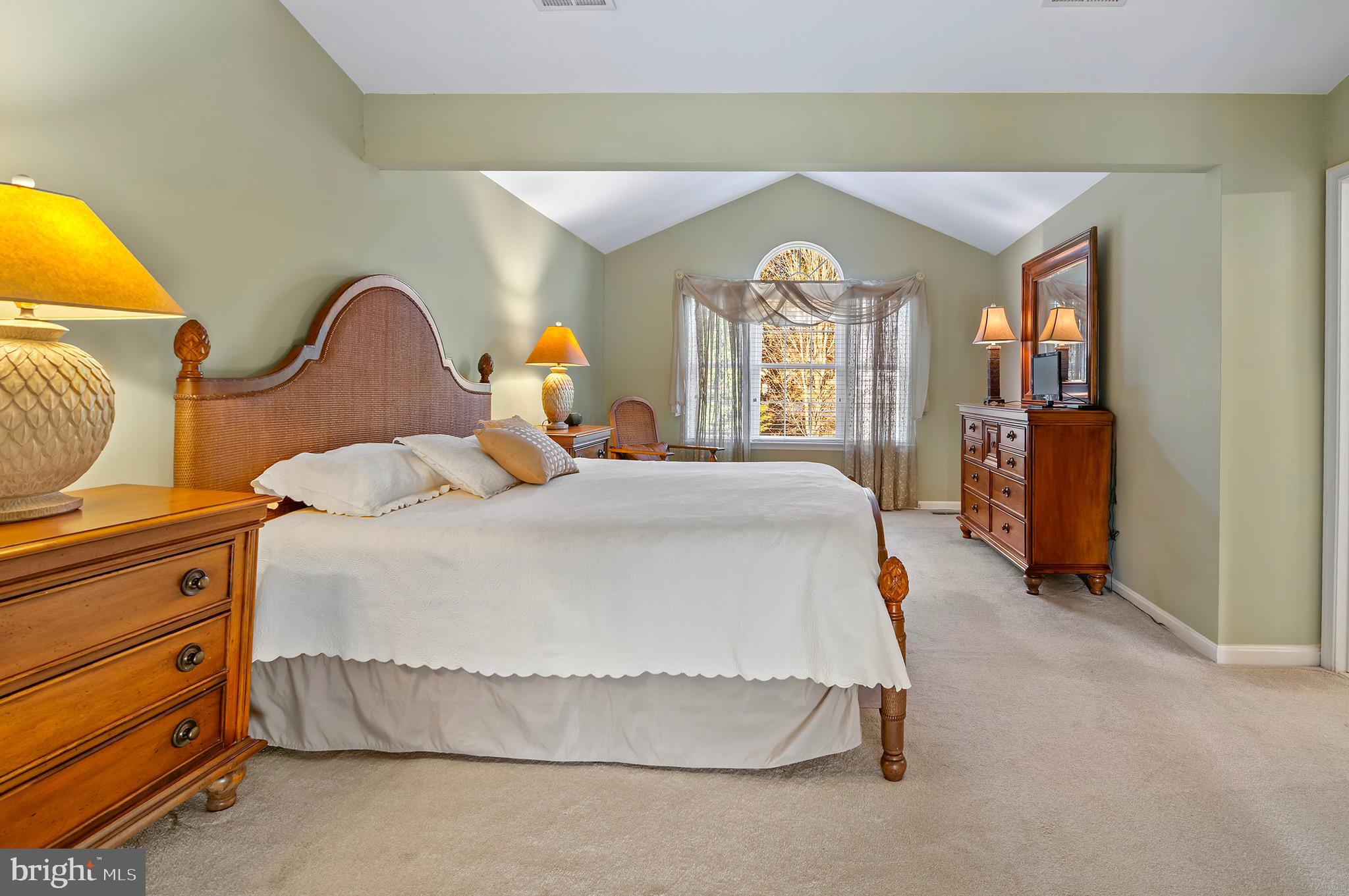 CONSTANT FRIENDSHIP - Residential