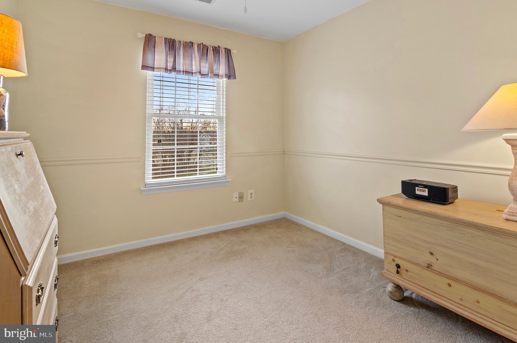 CONSTANT FRIENDSHIP - Residential